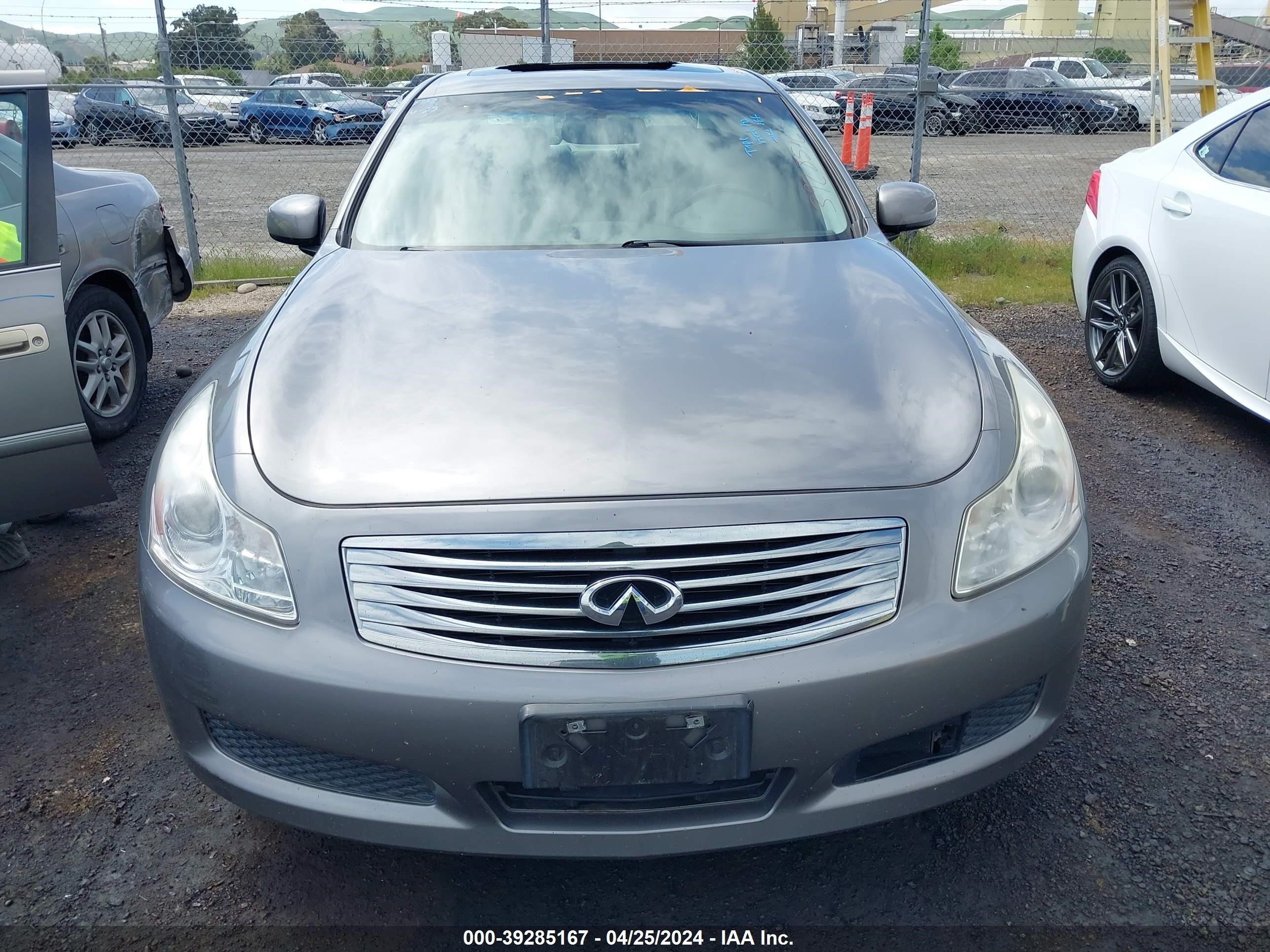 Photo 11 VIN: JNKBV61E58M219191 - INFINITI G 