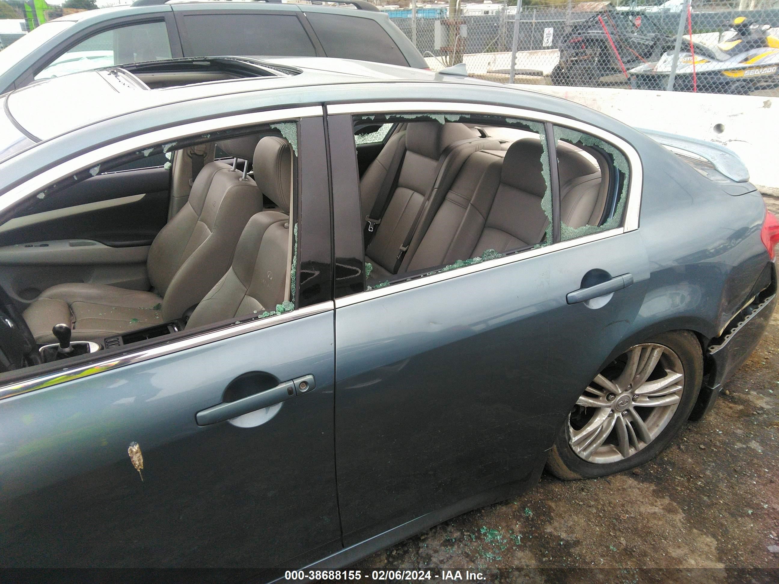 Photo 5 VIN: JNKBV61E68M208281 - INFINITI G 