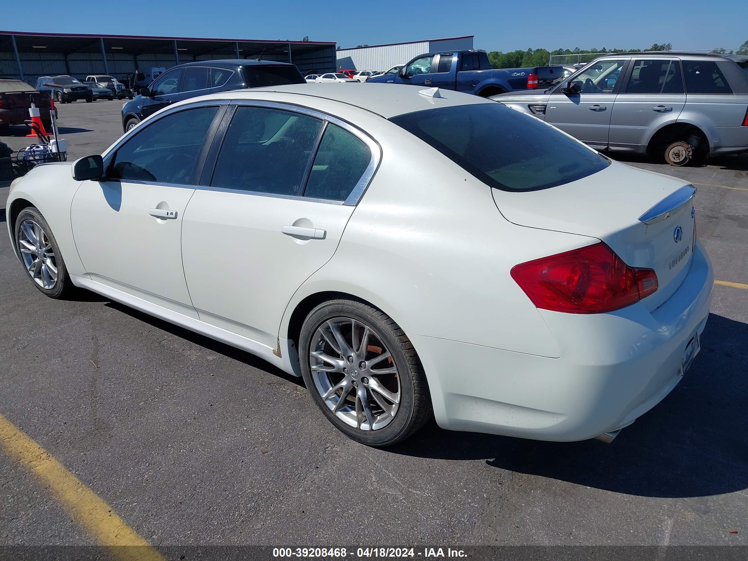 Photo 2 VIN: JNKBV61E78M201419 - INFINITI G 