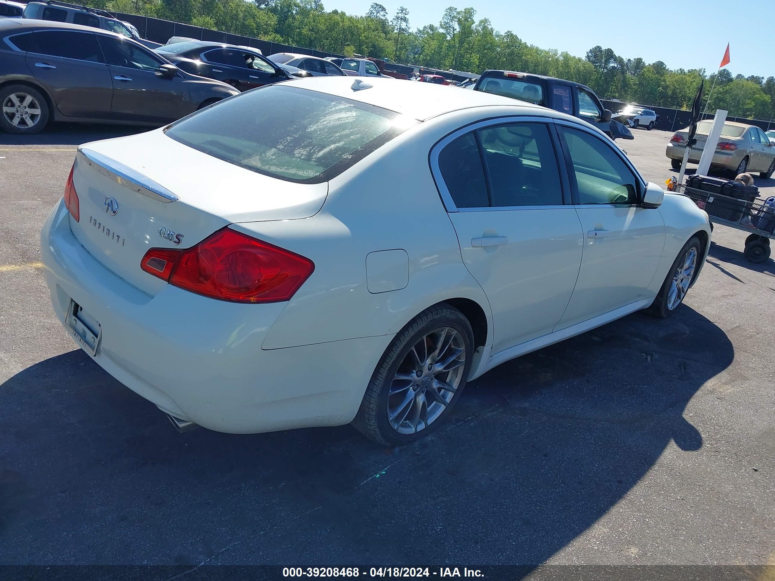 Photo 3 VIN: JNKBV61E78M201419 - INFINITI G 