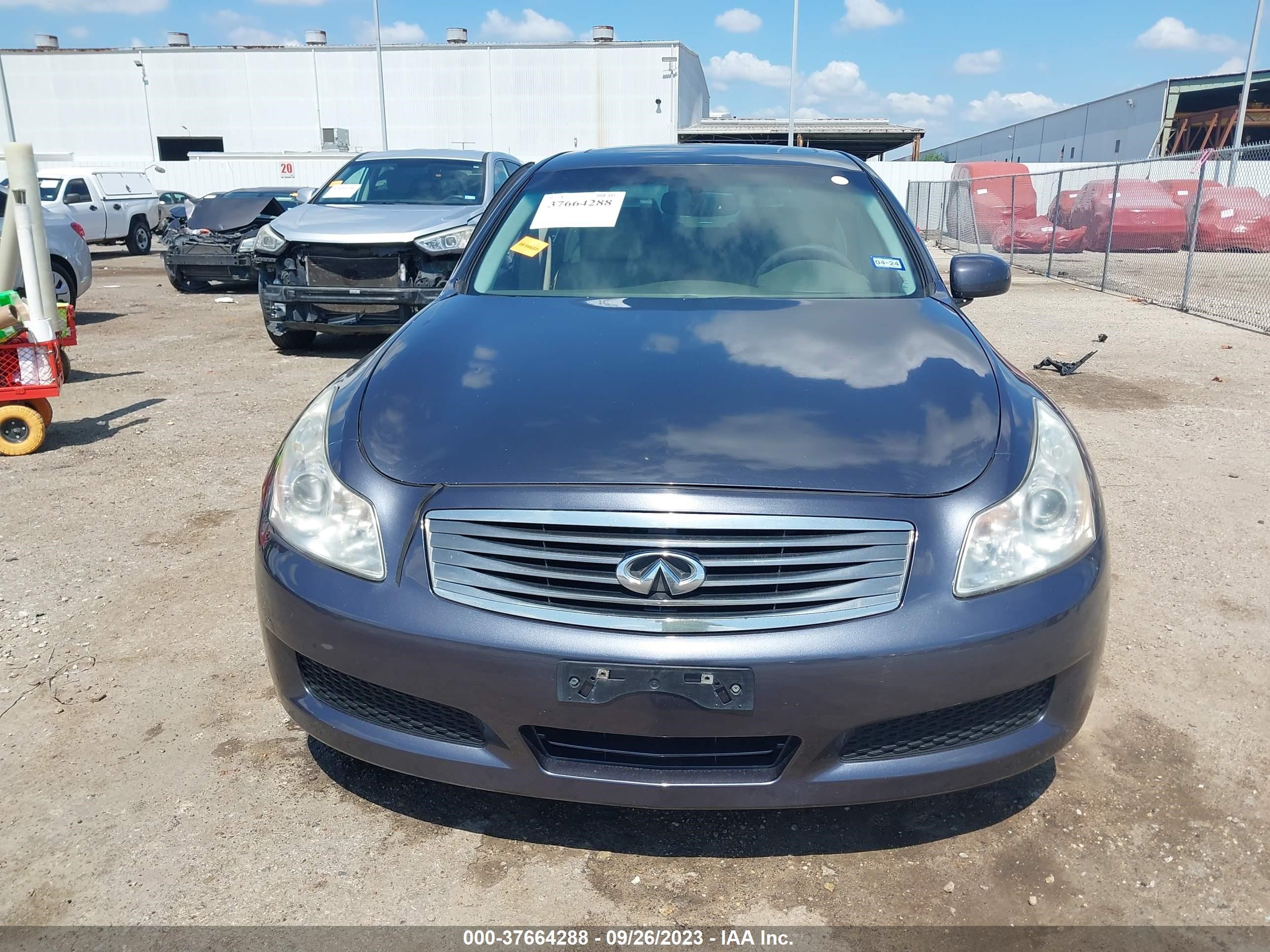 Photo 11 VIN: JNKBV61E78M228524 - INFINITI G 