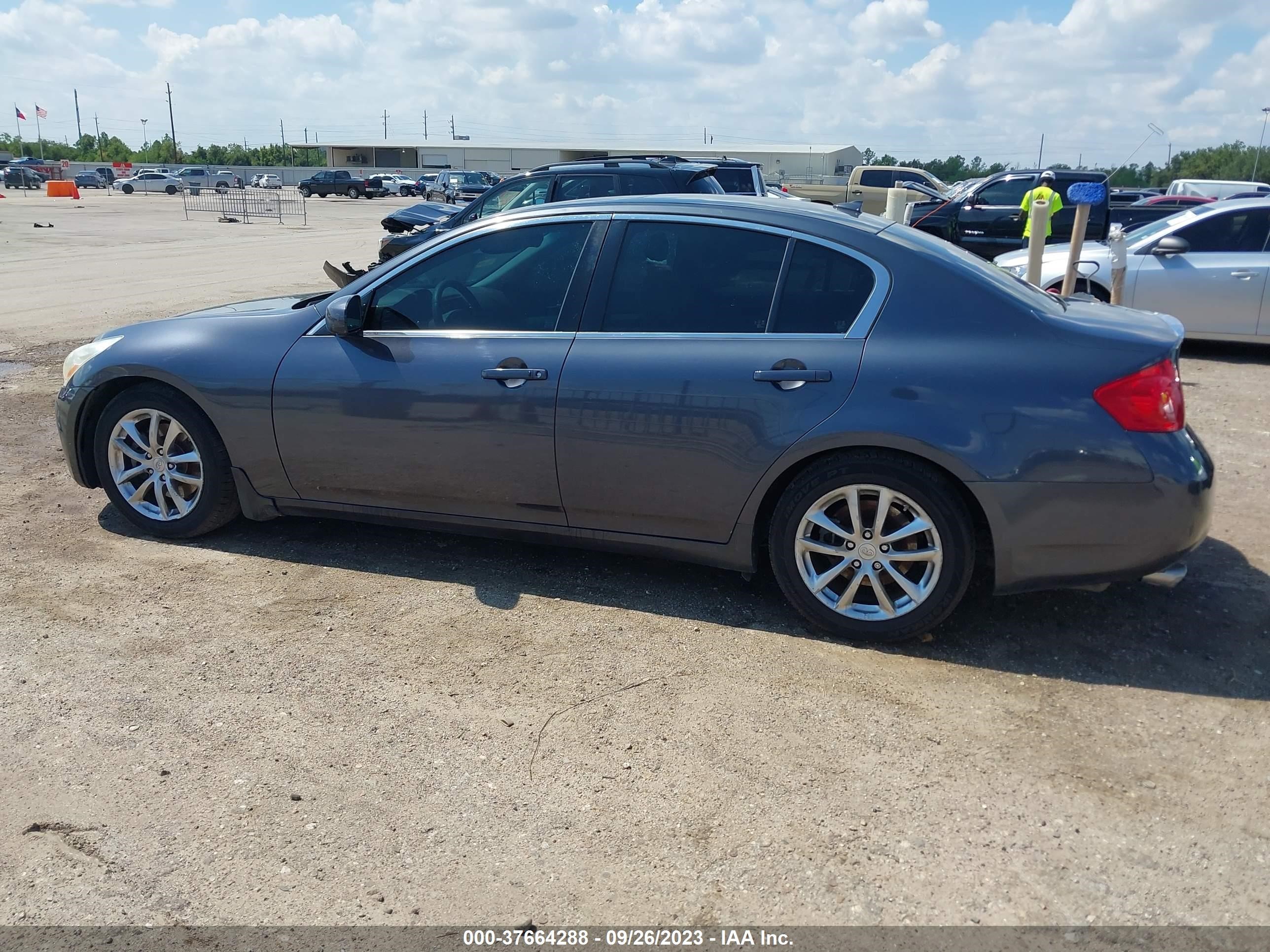 Photo 13 VIN: JNKBV61E78M228524 - INFINITI G 