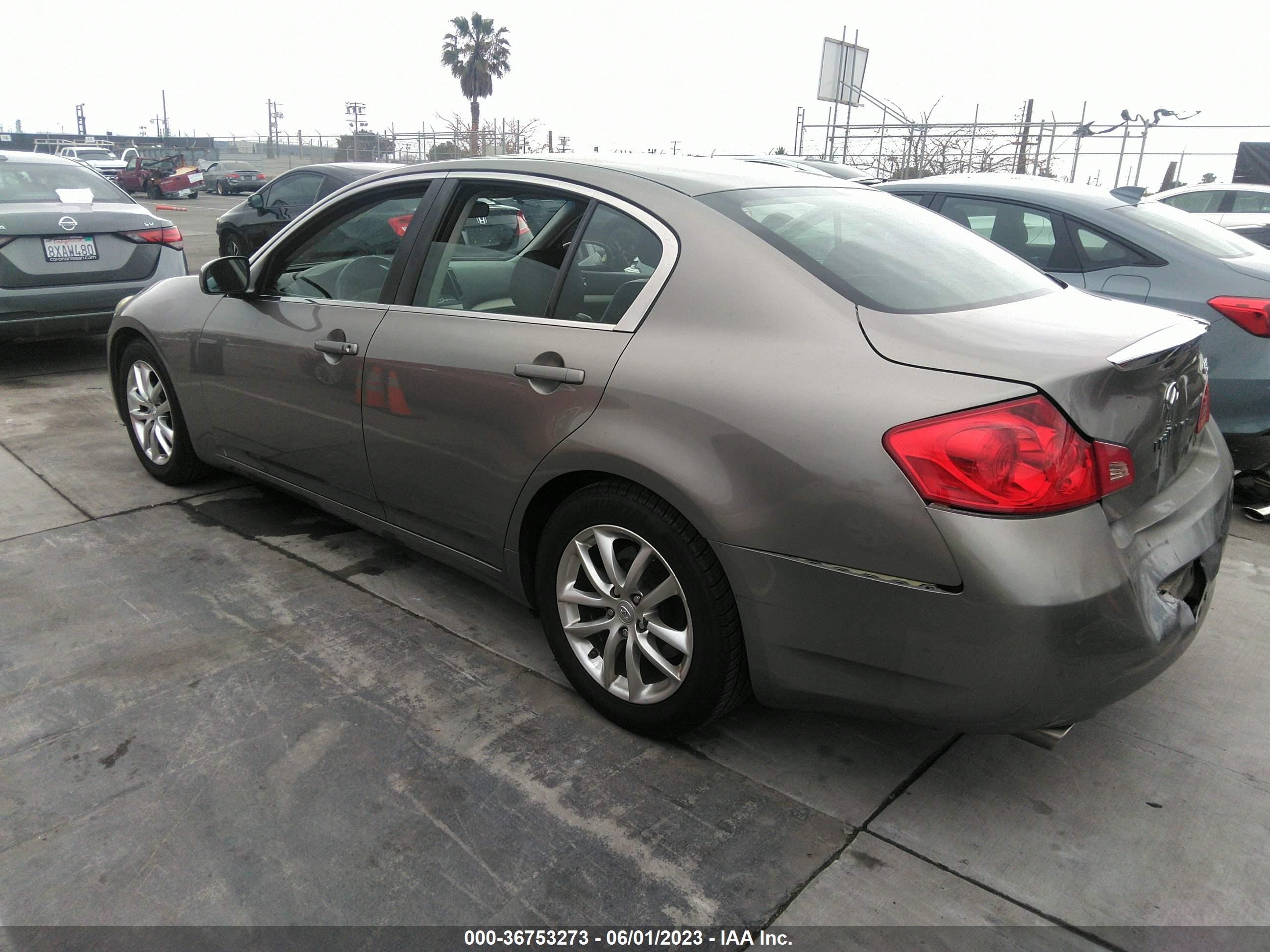 Photo 2 VIN: JNKBV61E87M717674 - INFINITI G 