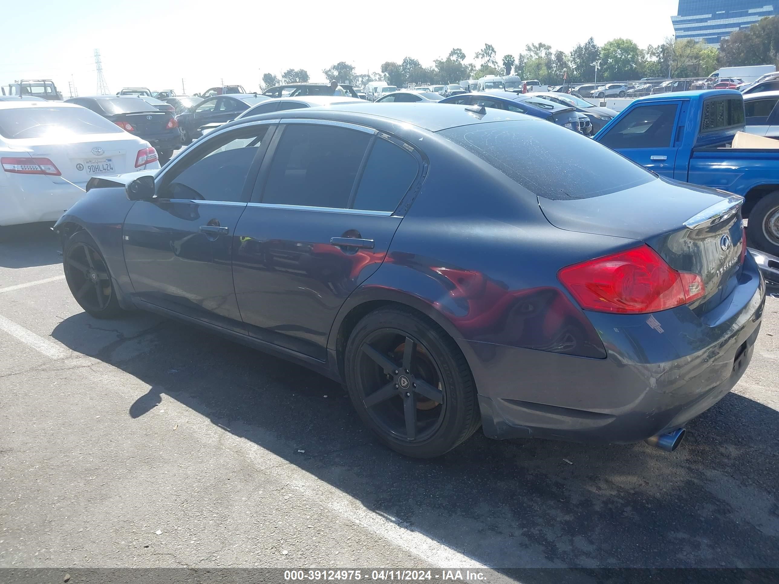 Photo 2 VIN: JNKBV61E87M718744 - INFINITI G 