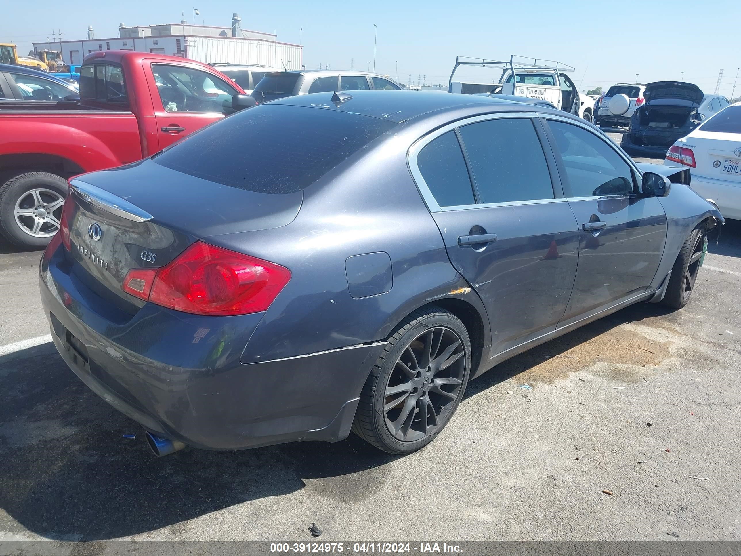 Photo 3 VIN: JNKBV61E87M718744 - INFINITI G 