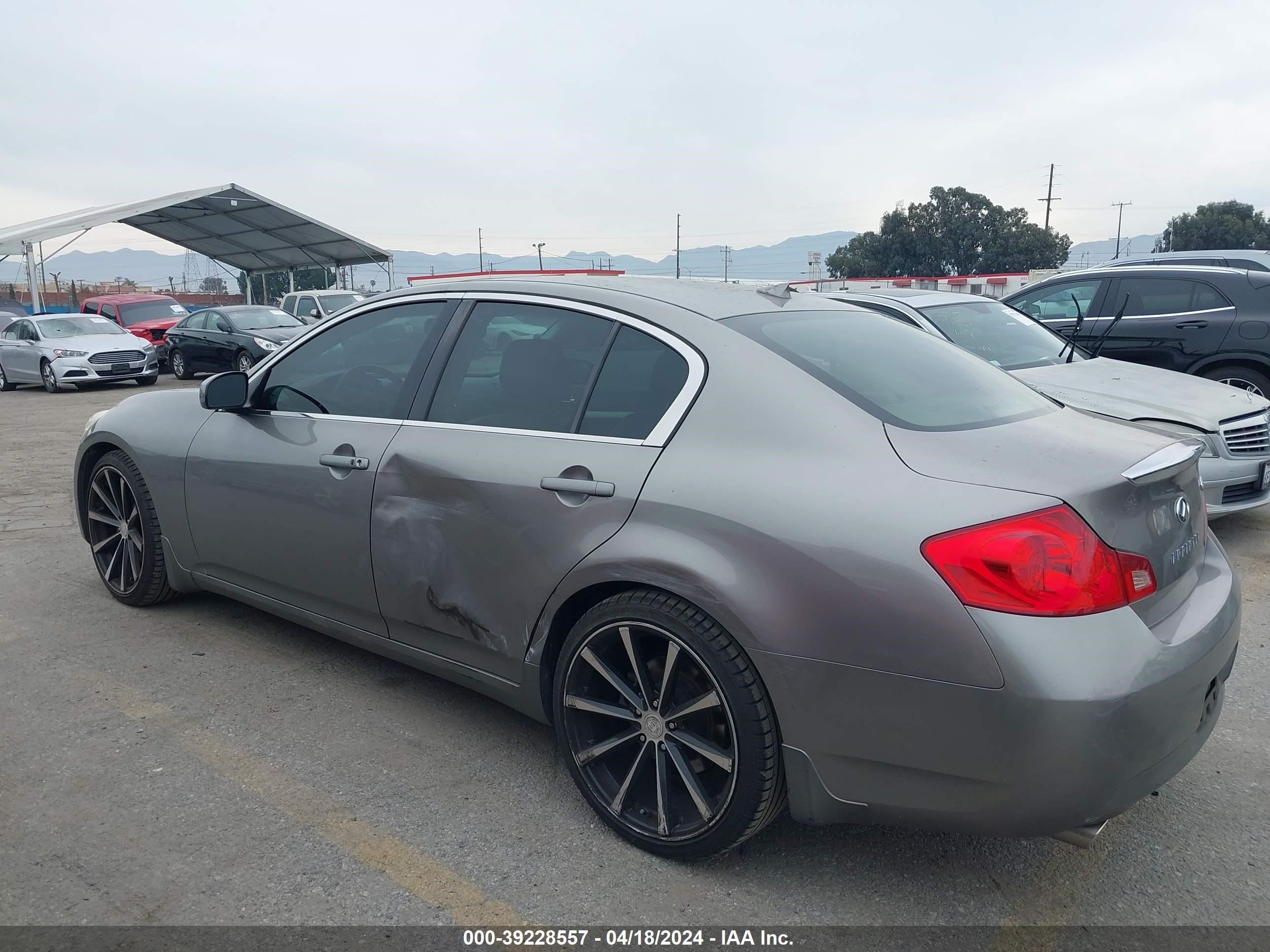 Photo 2 VIN: JNKBV61E87M722566 - INFINITI G 