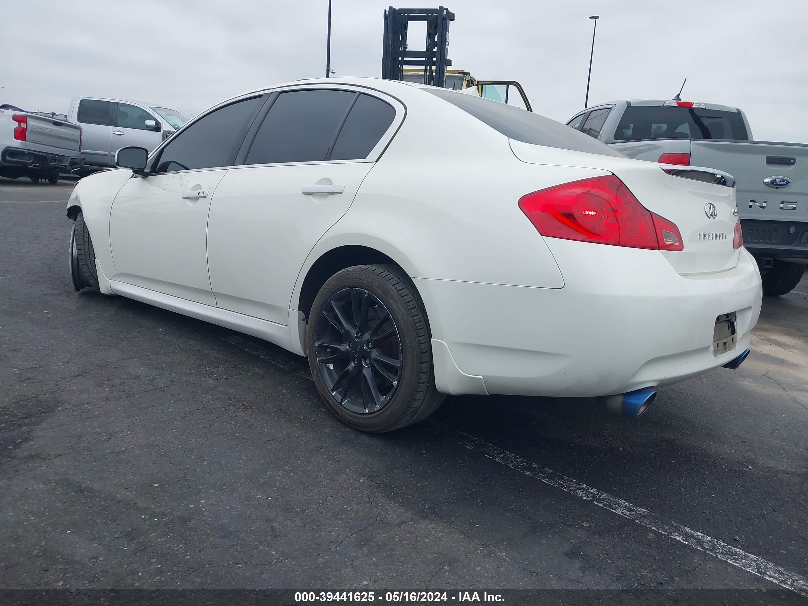 Photo 2 VIN: JNKBV61E88M217936 - INFINITI G 