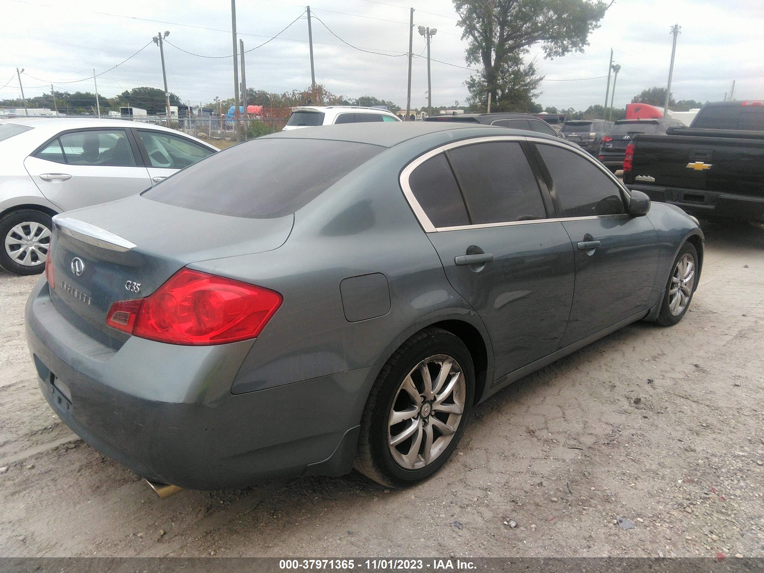 Photo 3 VIN: JNKBV61E97M712337 - INFINITI G 