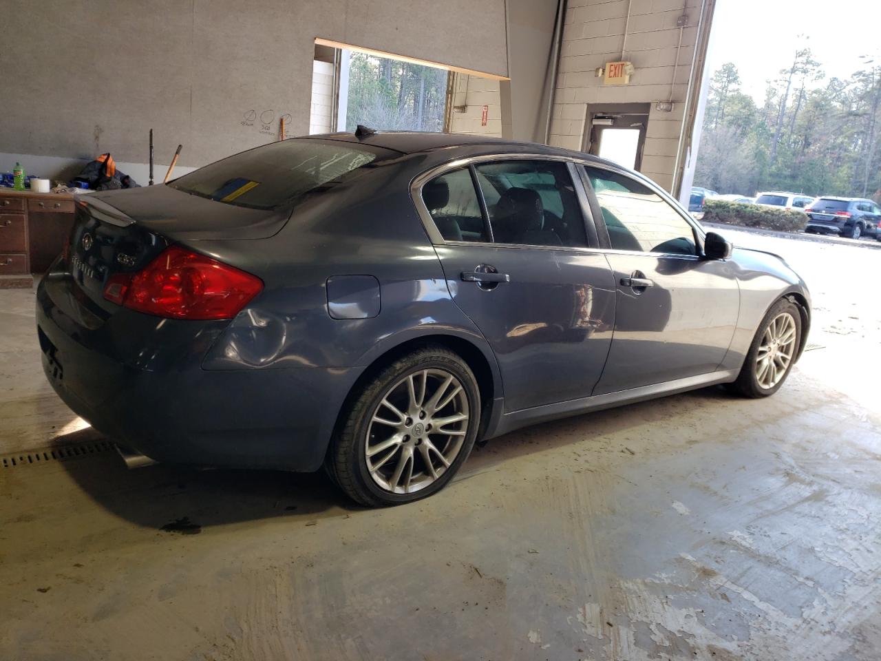 Photo 2 VIN: JNKBV61E98M201258 - INFINITI G 