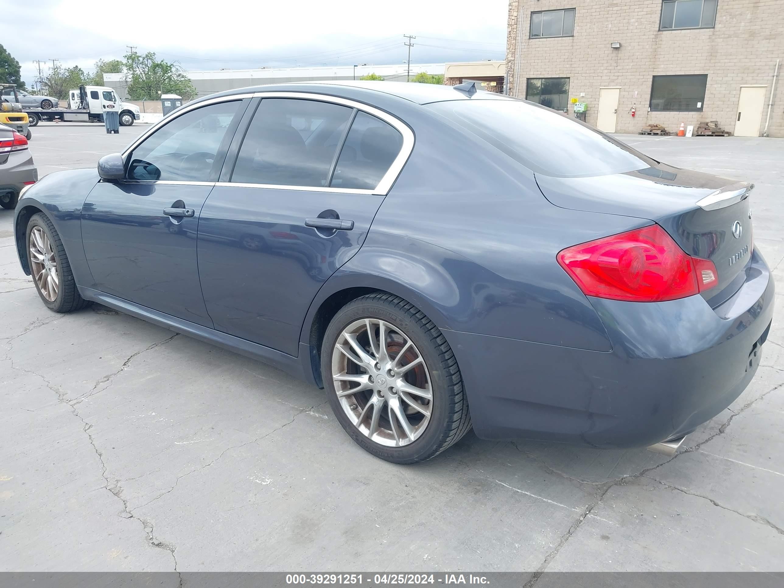 Photo 2 VIN: JNKBV61EX7M715988 - INFINITI G 