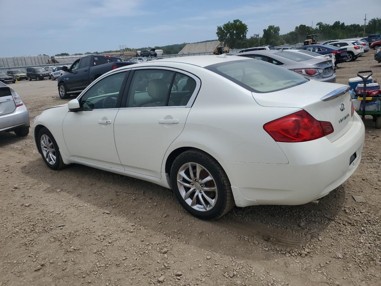 Photo 1 VIN: JNKBV61F28M255378 - INFINITI G 