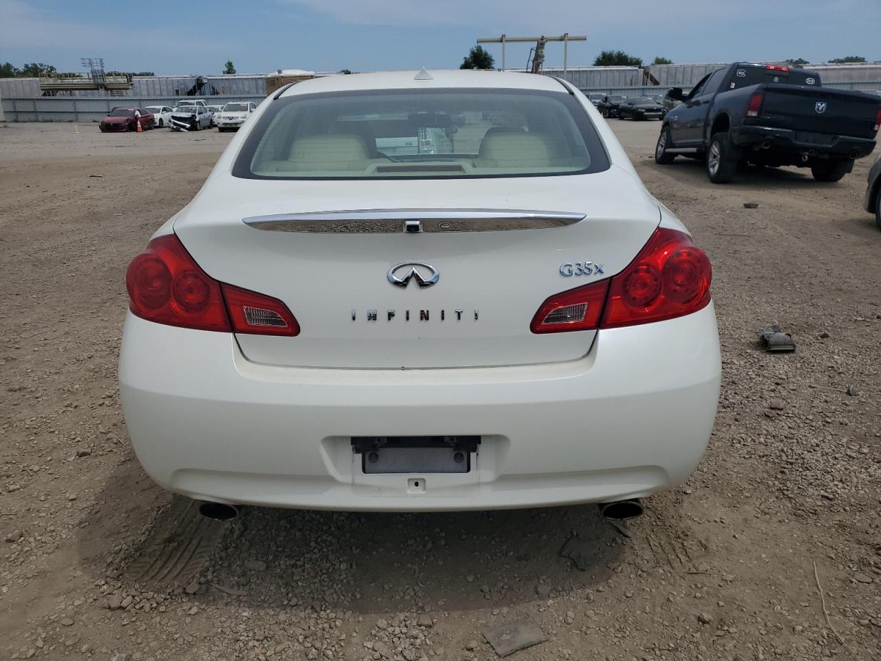 Photo 5 VIN: JNKBV61F28M255378 - INFINITI G 