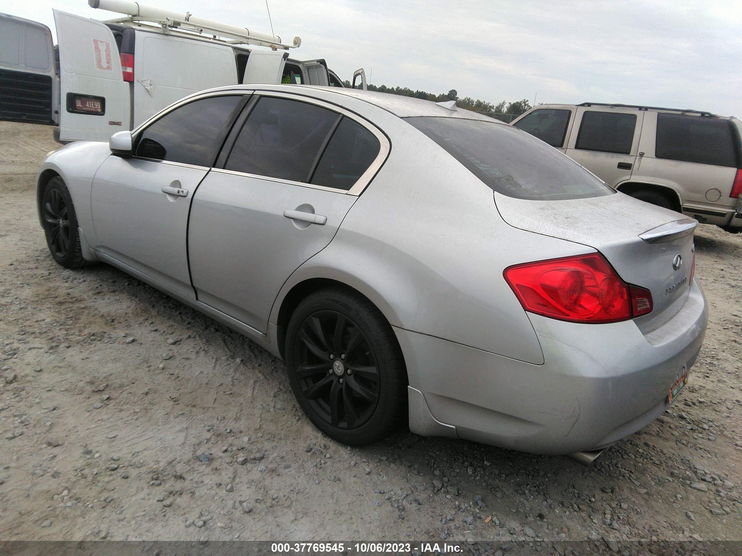 Photo 2 VIN: JNKBV61F28M260628 - INFINITI G 