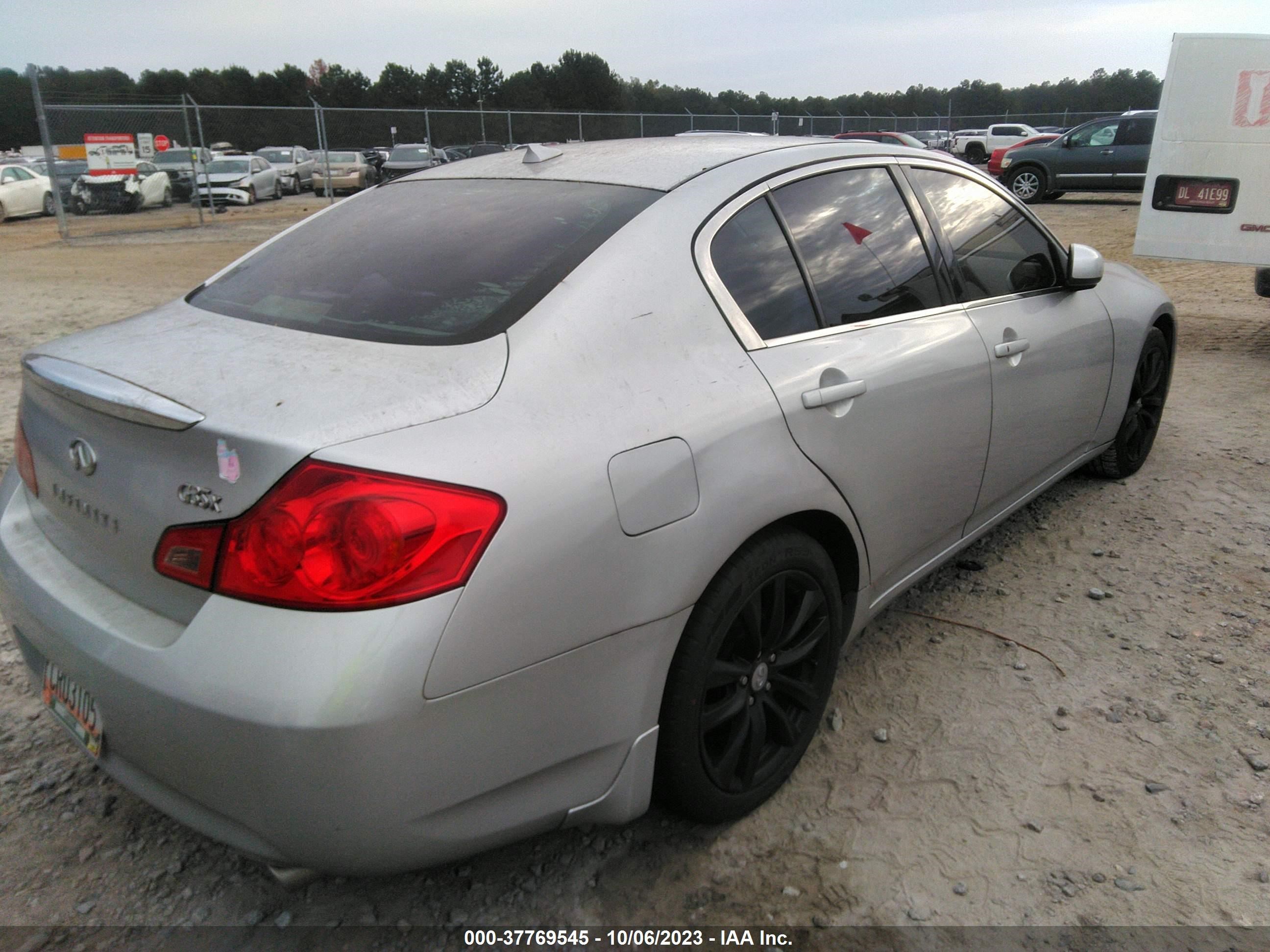 Photo 3 VIN: JNKBV61F28M260628 - INFINITI G 