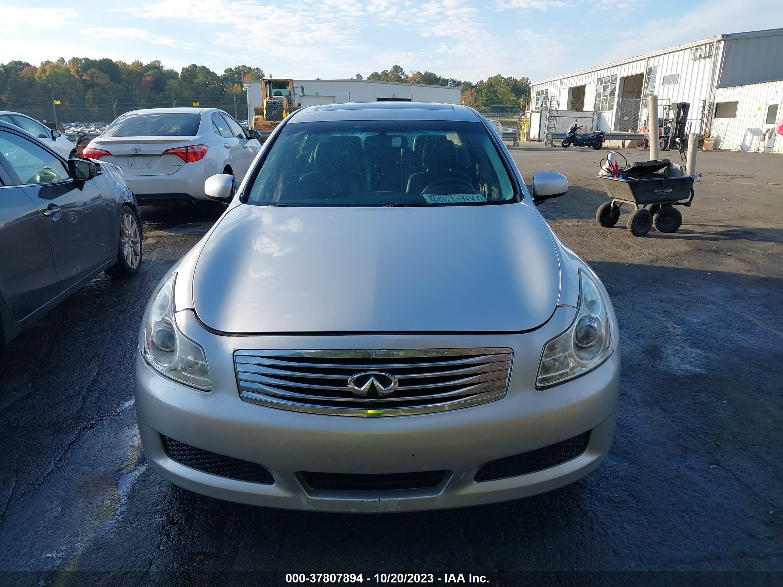 Photo 10 VIN: JNKBV61F78M260401 - INFINITI G 