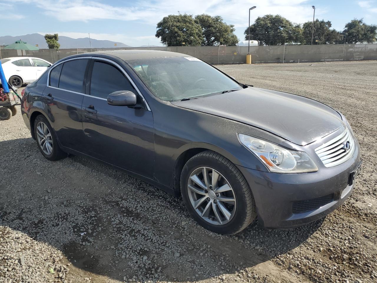 Photo 3 VIN: JNKBV61F88M266109 - INFINITI G 