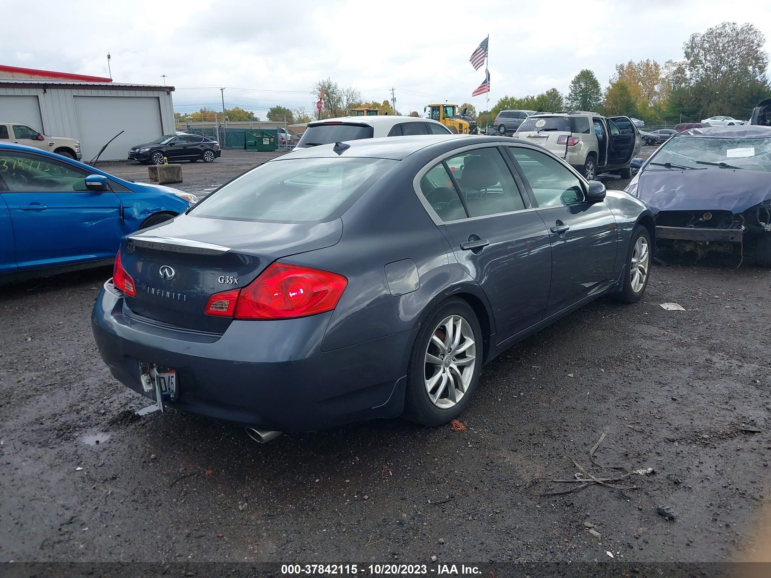 Photo 3 VIN: JNKBV61F88M271598 - INFINITI G 