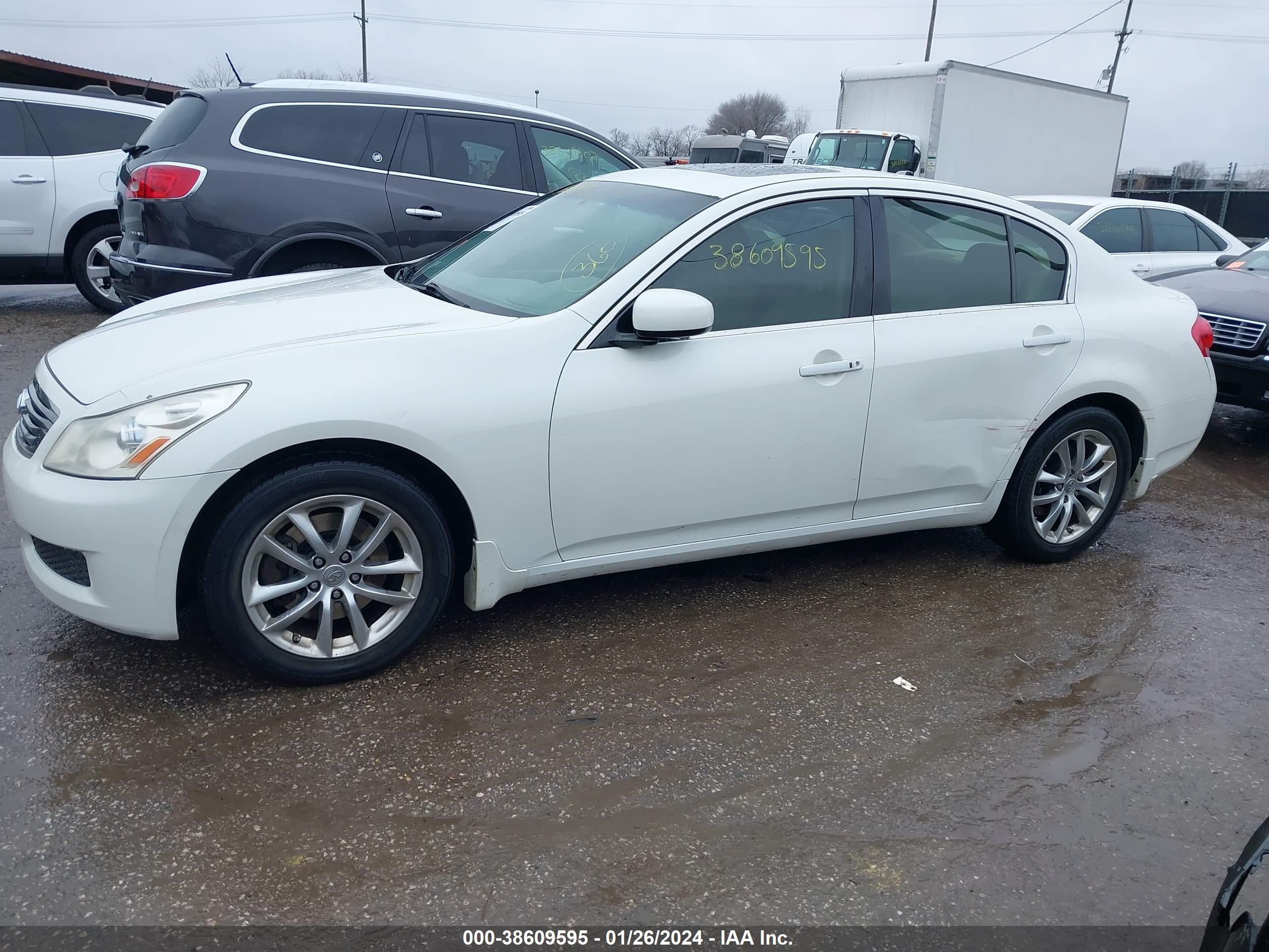 Photo 13 VIN: JNKBV61FX7M805442 - INFINITI G 