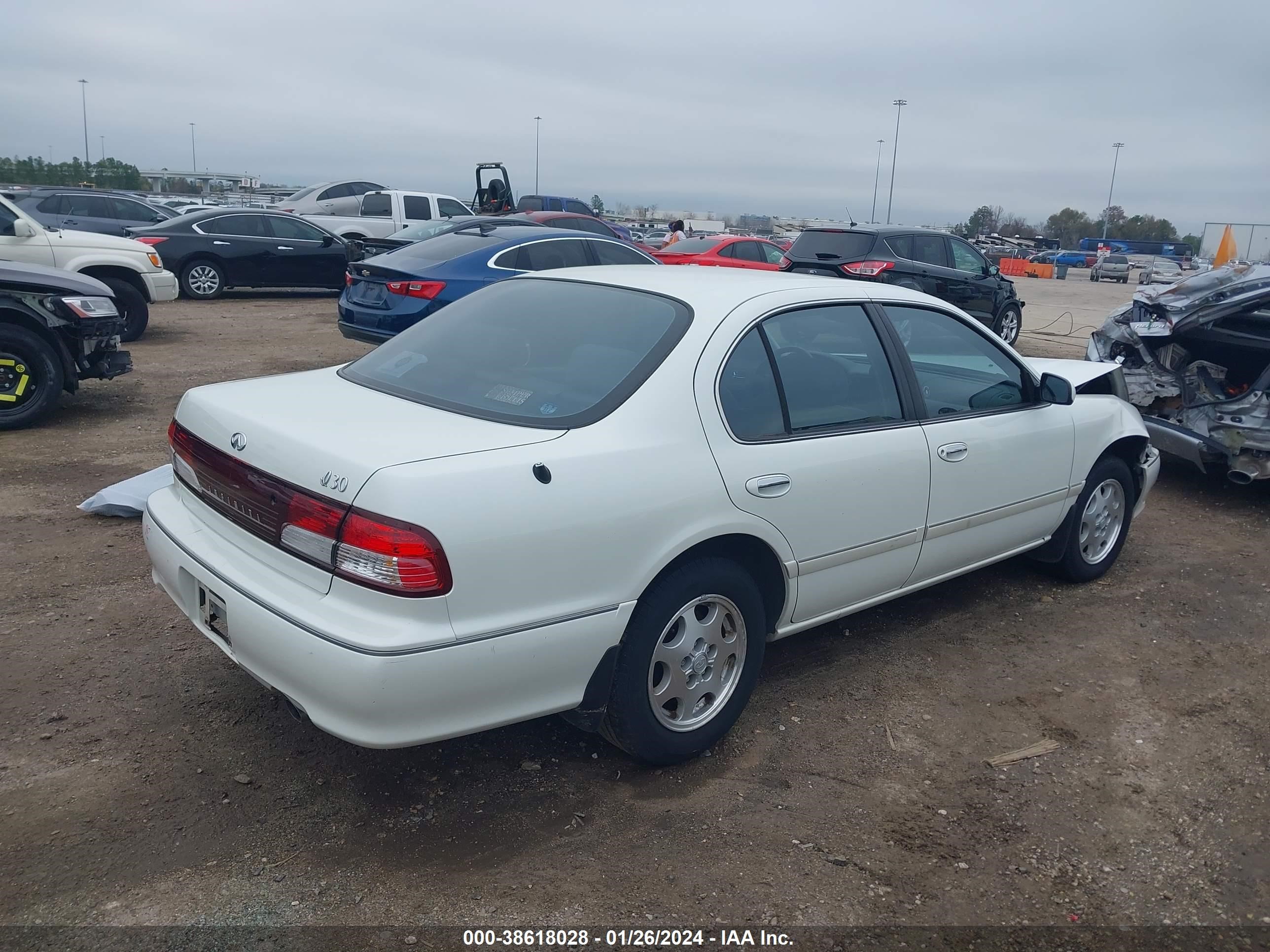 Photo 3 VIN: JNKCA21A1XT761110 - INFINITI I 