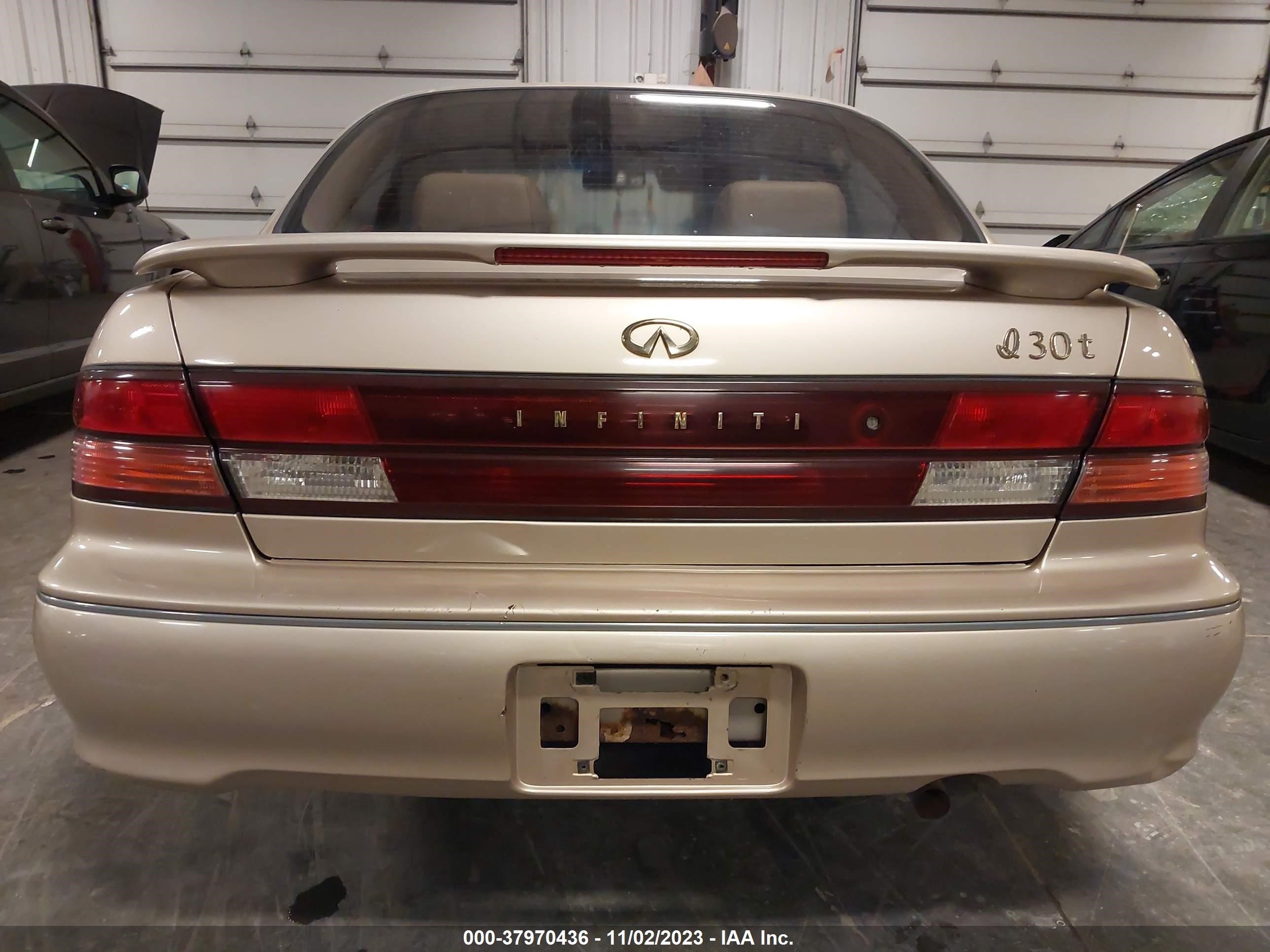 Photo 16 VIN: JNKCA21D1VT503550 - INFINITI I 