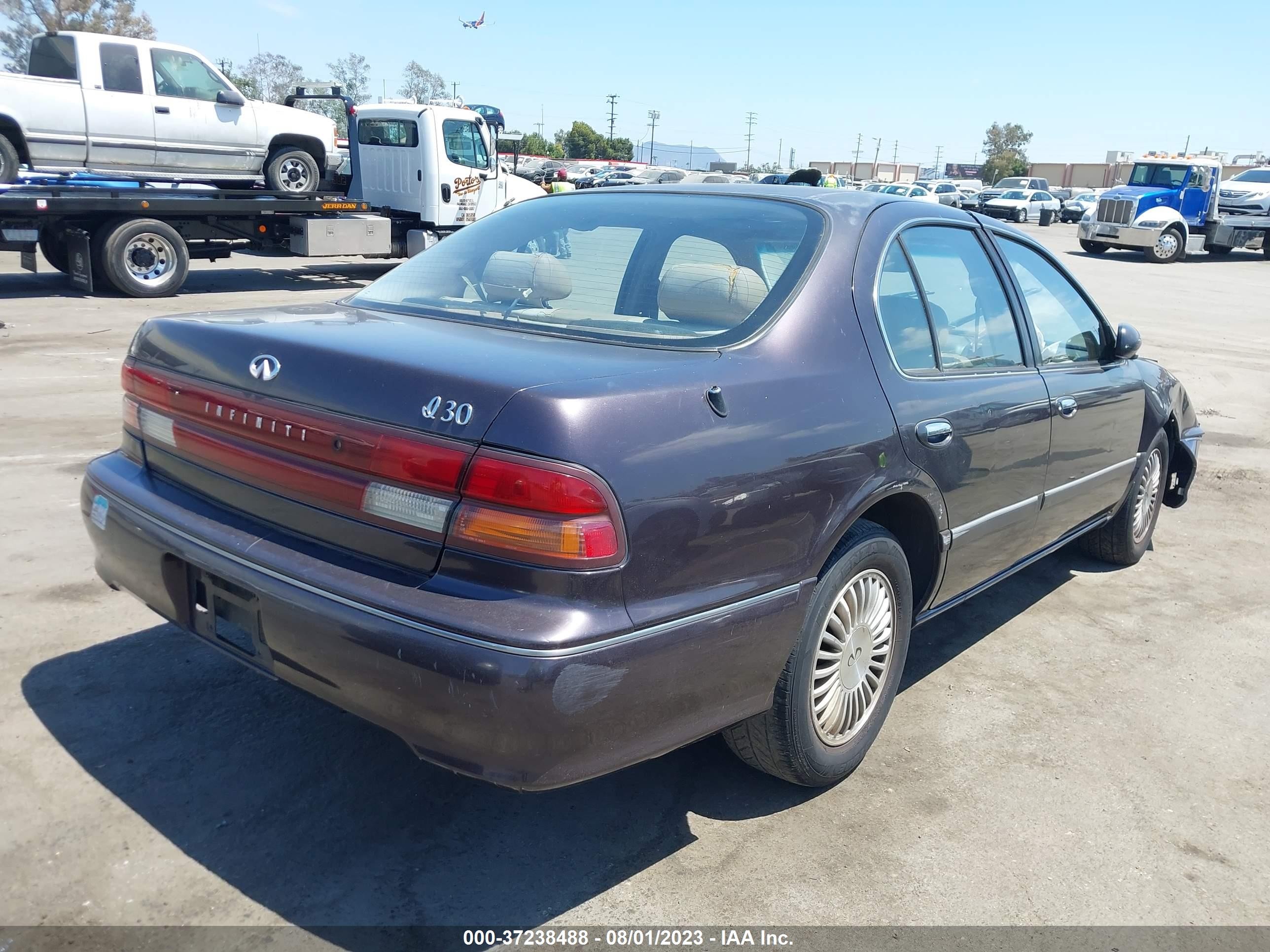 Photo 3 VIN: JNKCA21D9TT015136 - INFINITI I 