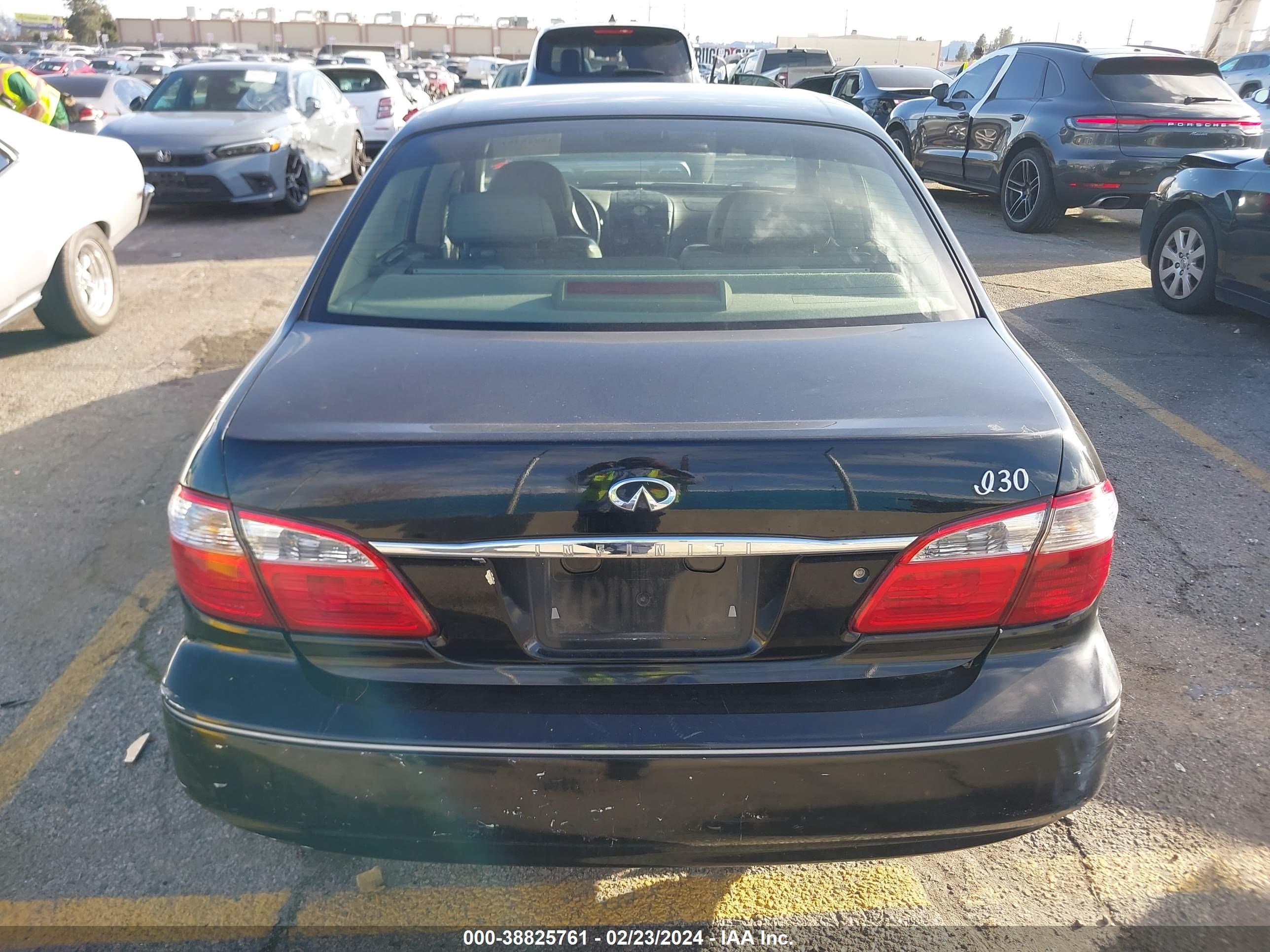 Photo 15 VIN: JNKCA31A01T004437 - INFINITI I 