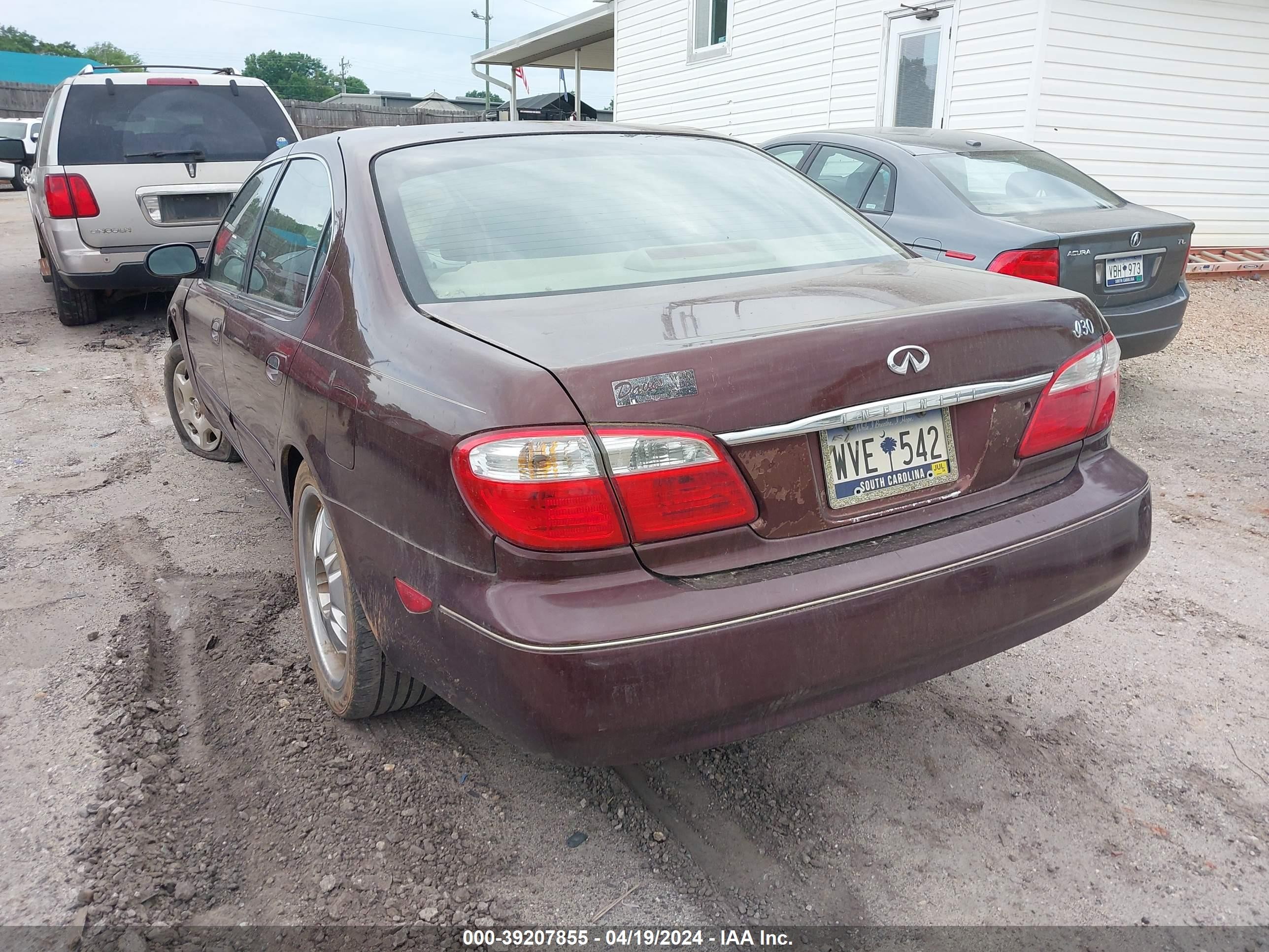 Photo 2 VIN: JNKCA31A1YT200929 - INFINITI I 