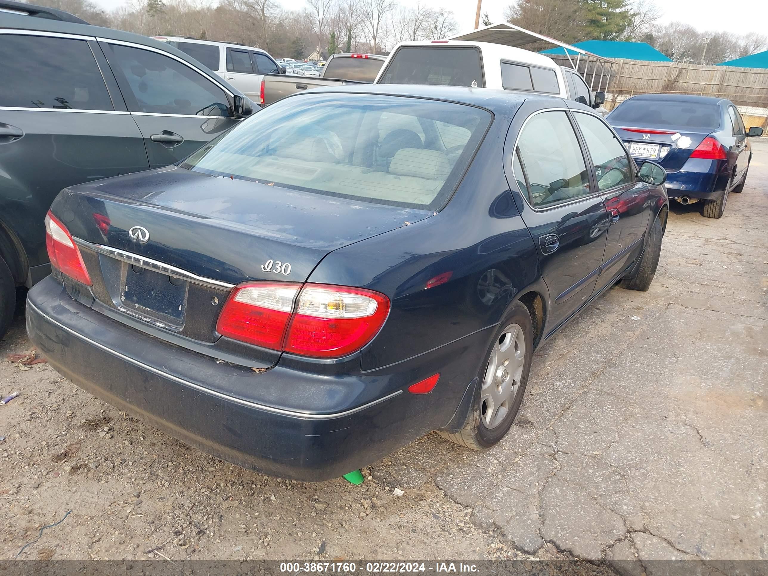 Photo 3 VIN: JNKCA31A31T011026 - INFINITI I 