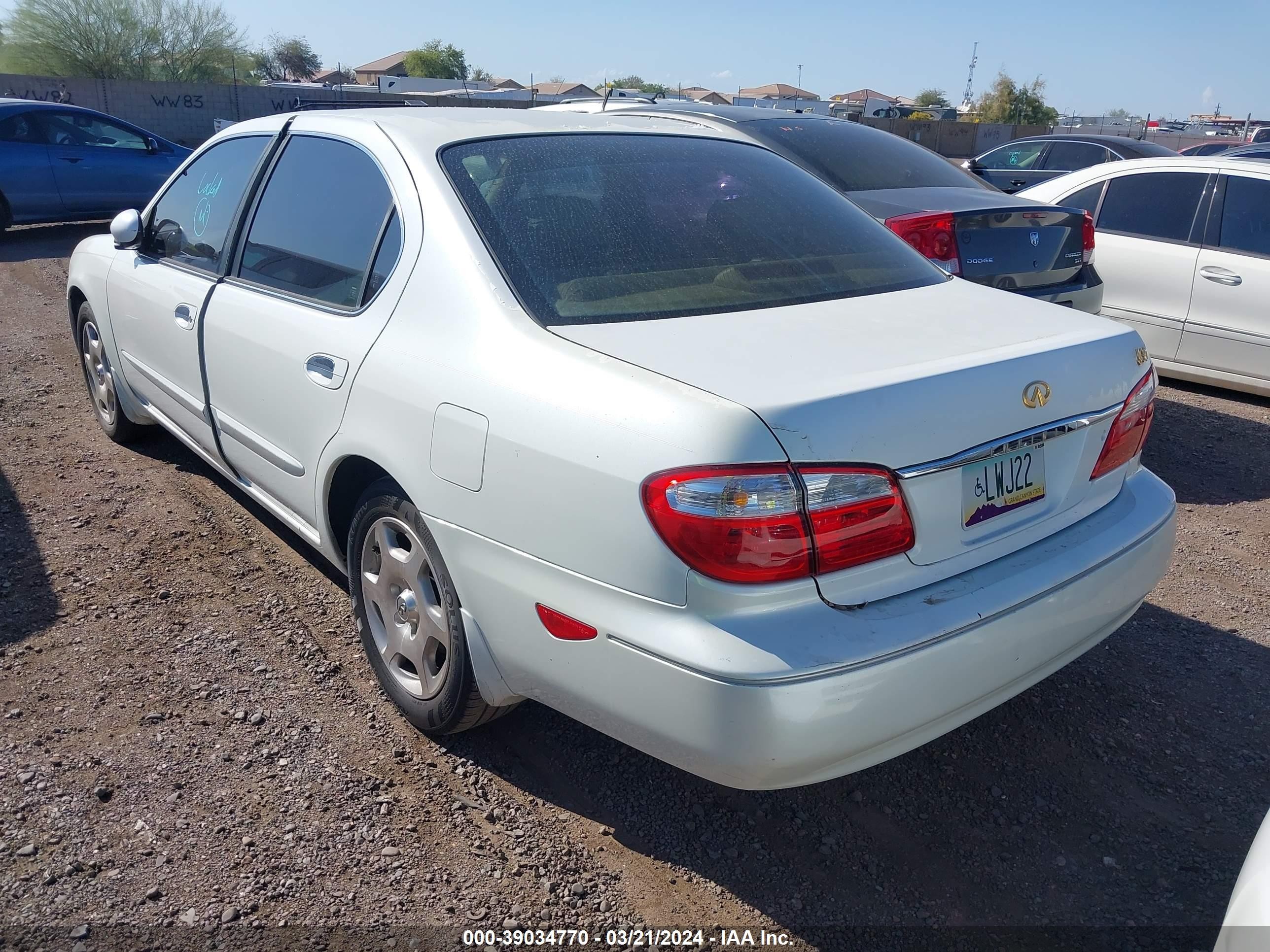 Photo 2 VIN: JNKCA31A61T019346 - INFINITI I 