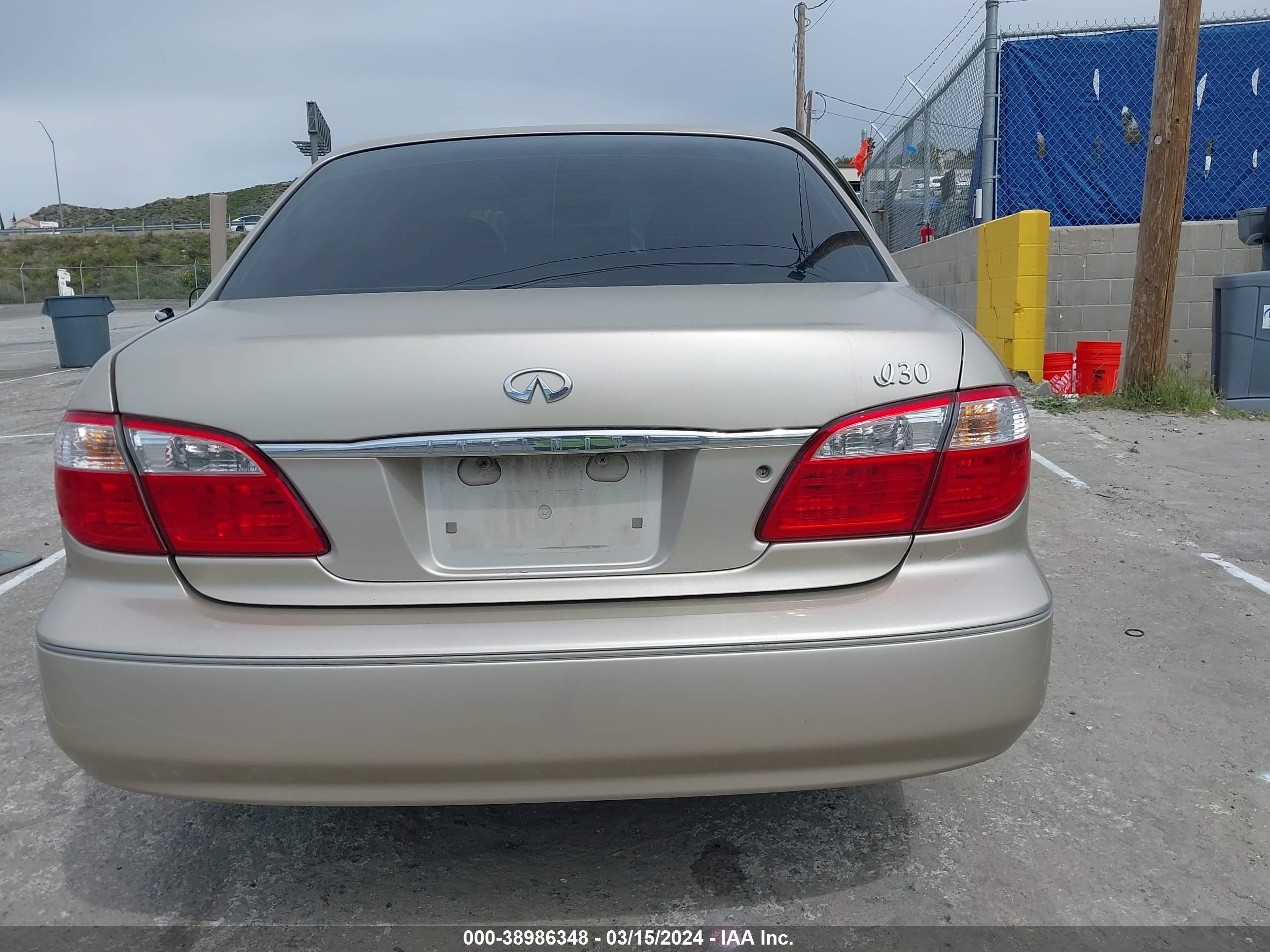 Photo 15 VIN: JNKCA31A6YT117920 - INFINITI I 