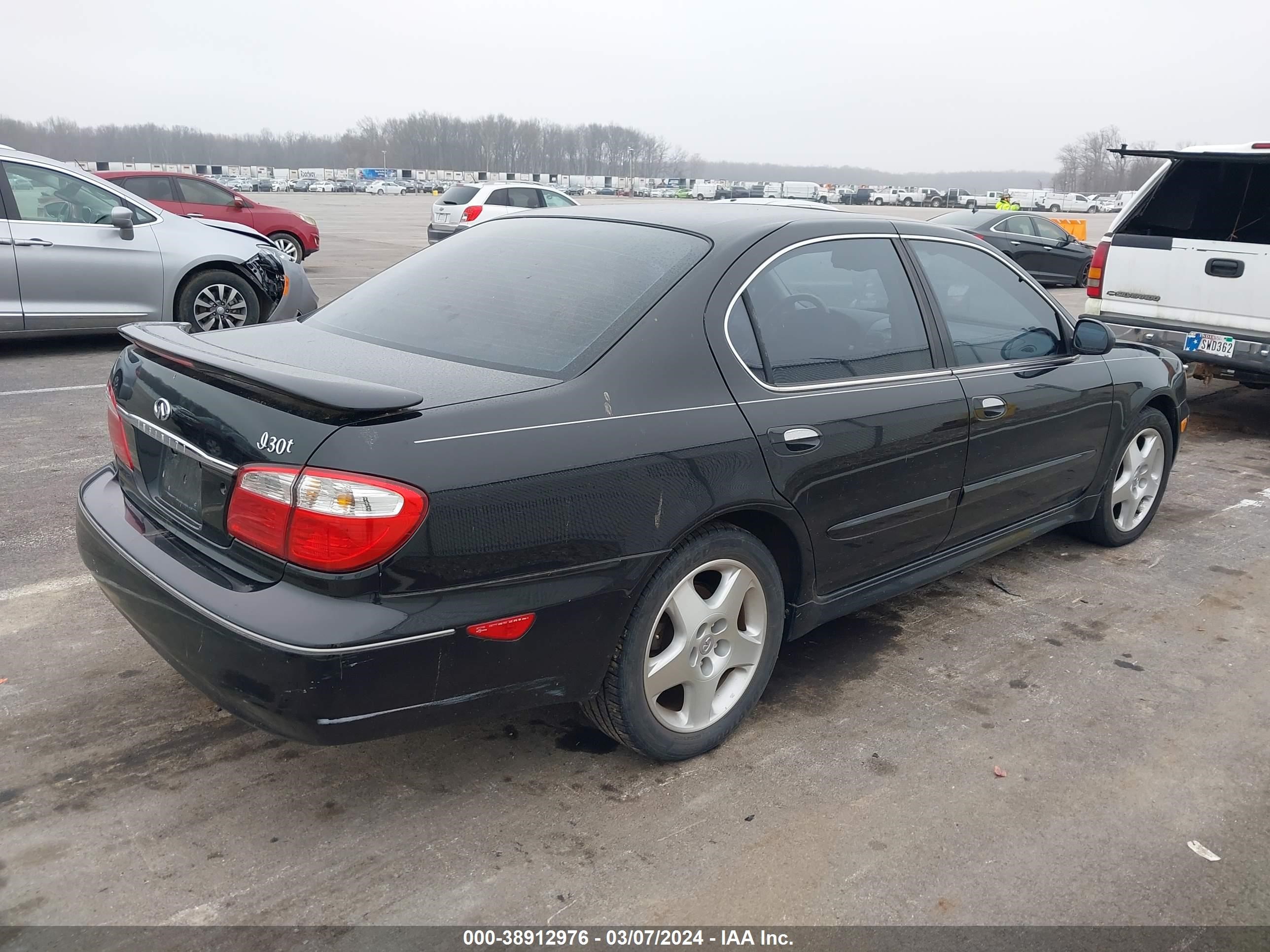 Photo 3 VIN: JNKCA31A81T002905 - INFINITI I 