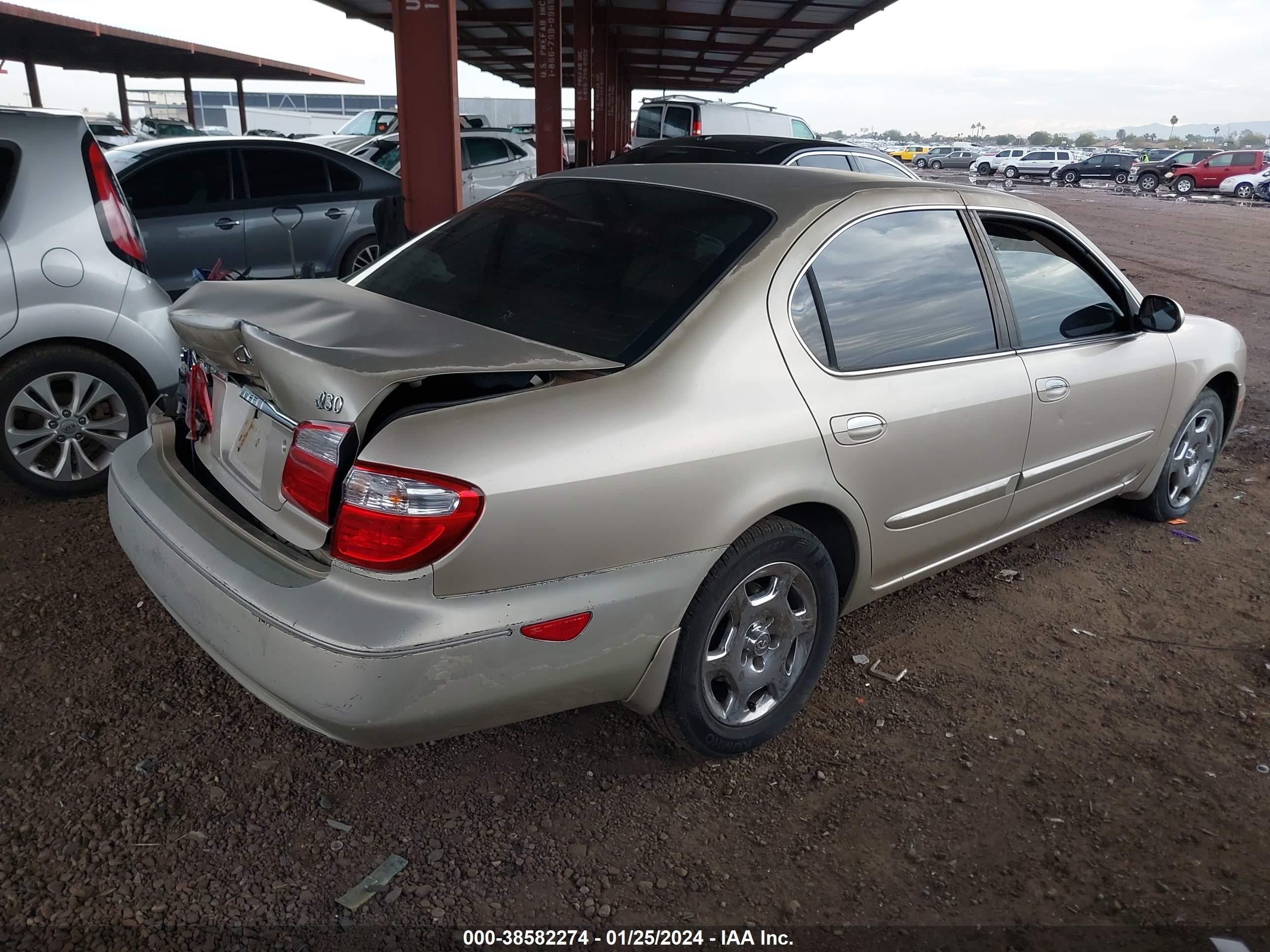 Photo 3 VIN: JNKCA31AX1T041110 - INFINITI I 