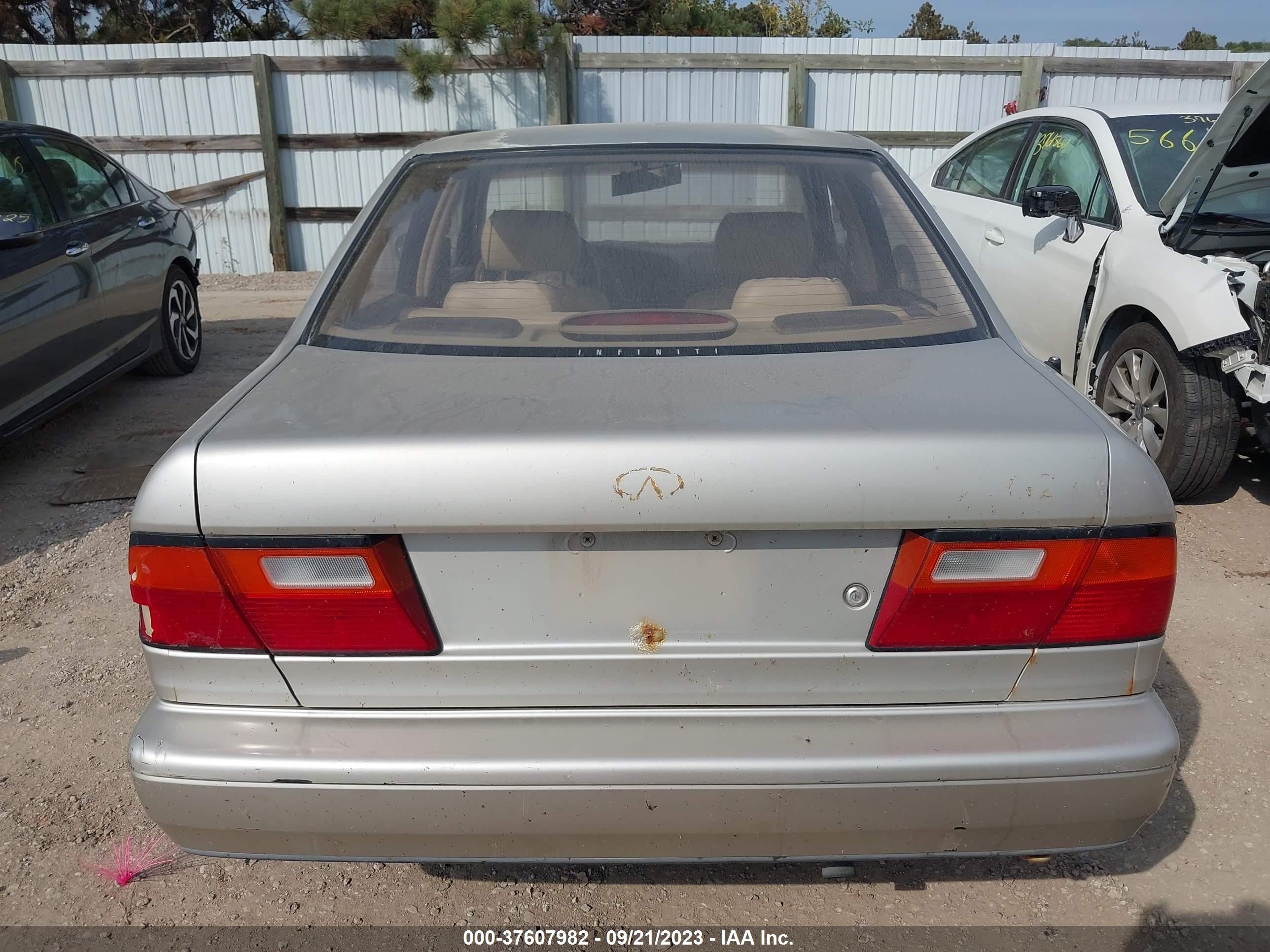 Photo 15 VIN: JNKCP01D6RT509255 - INFINITI G 