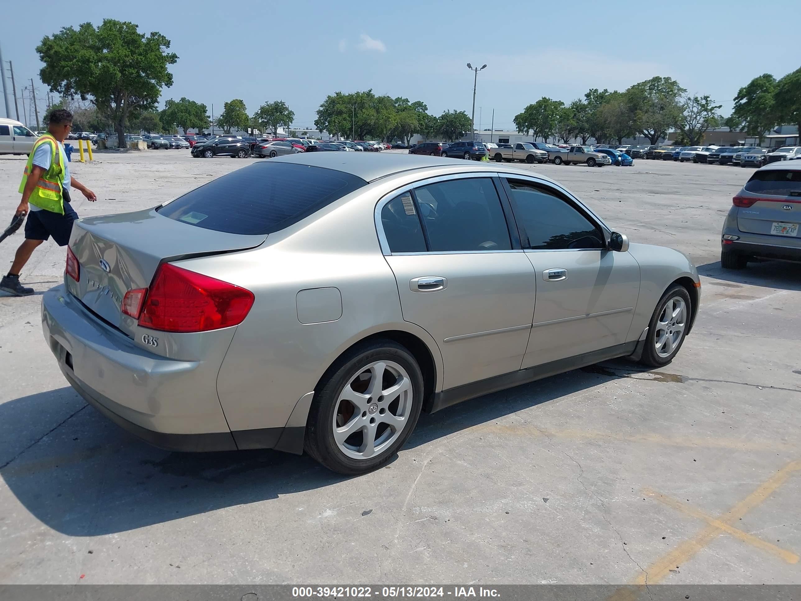 Photo 3 VIN: JNKCV51E14M606829 - INFINITI G 