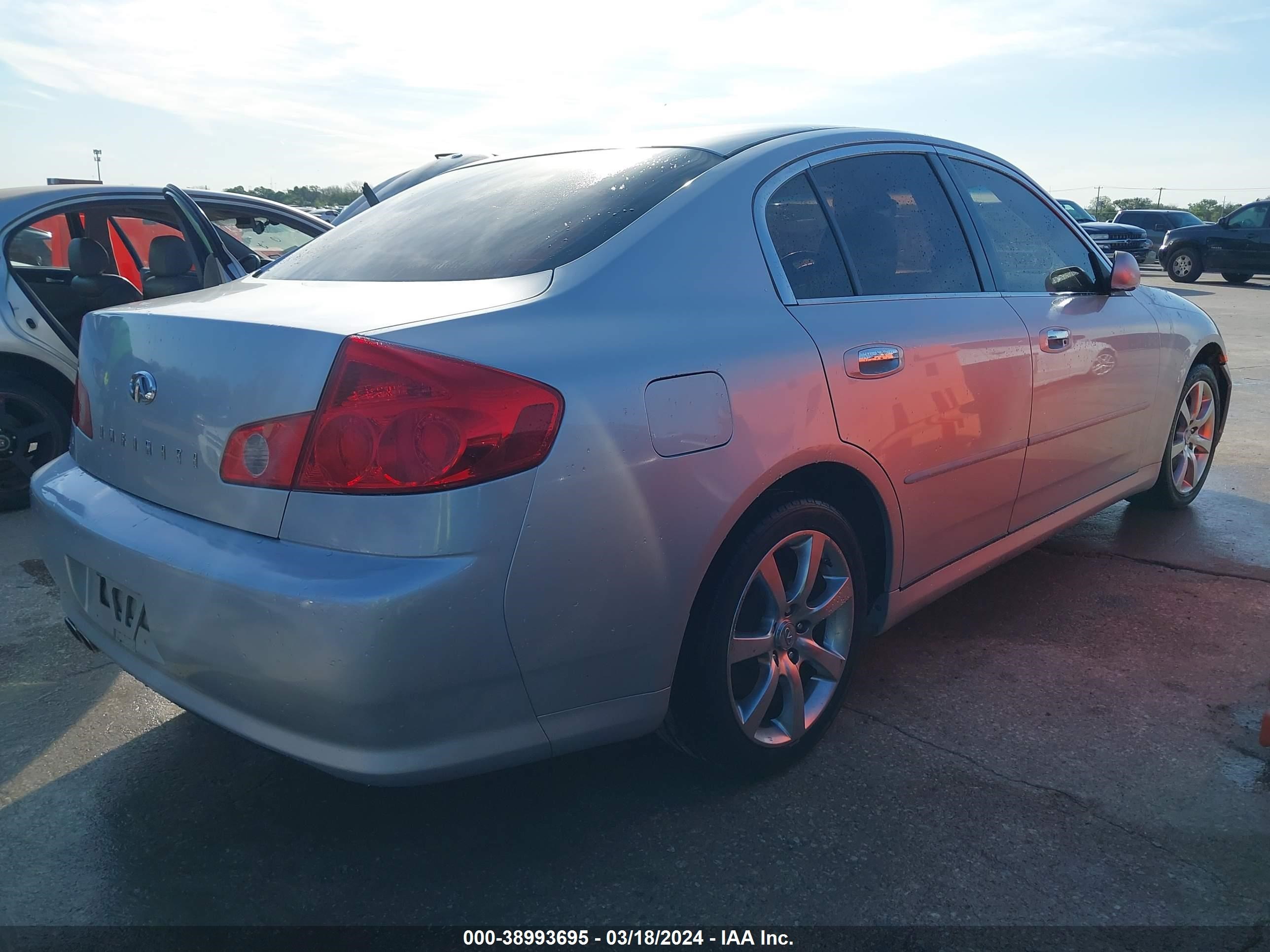 Photo 3 VIN: JNKCV51E36M509957 - INFINITI G 