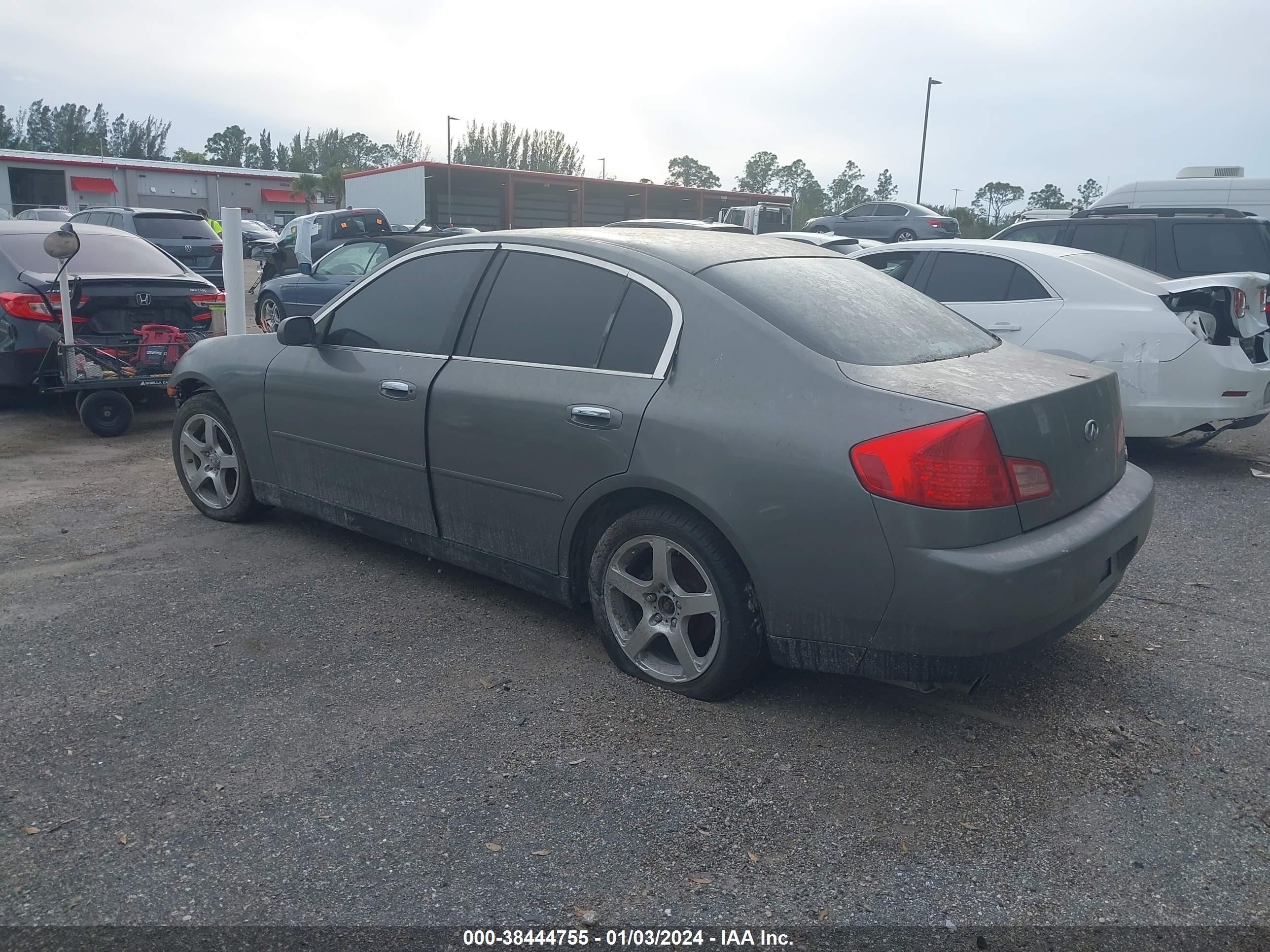 Photo 2 VIN: JNKCV51E54M106706 - INFINITI G 