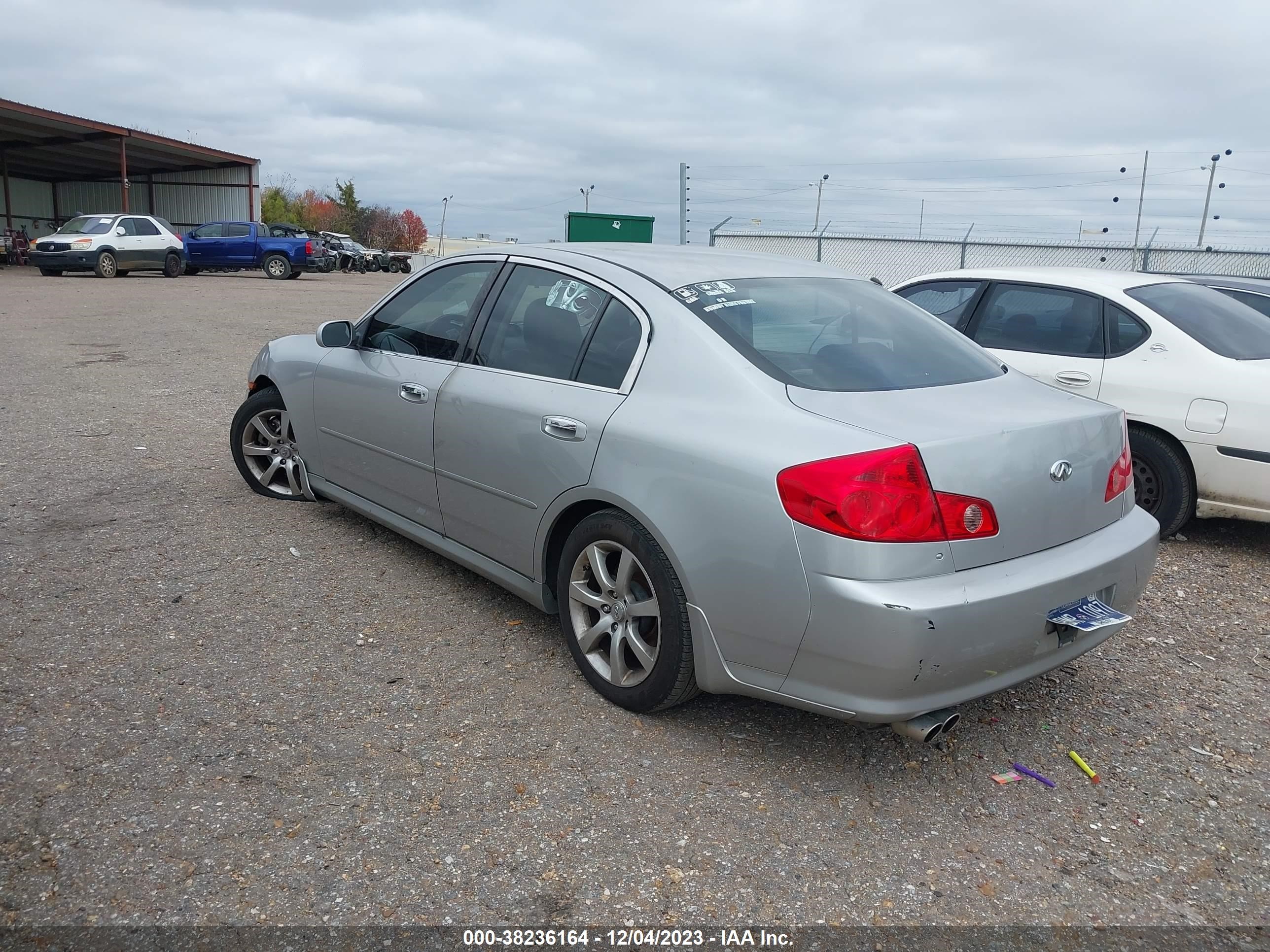 Photo 2 VIN: JNKCV51E95M208950 - INFINITI G 