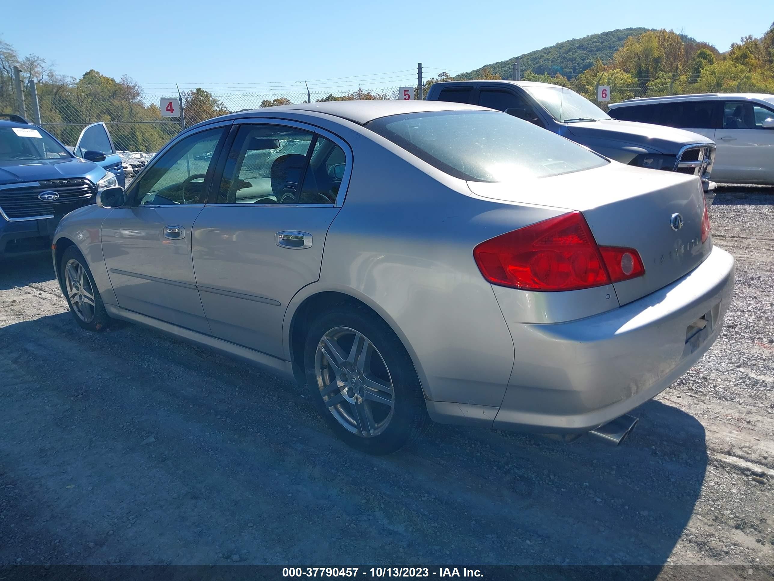 Photo 2 VIN: JNKCV51F15M303477 - INFINITI G 