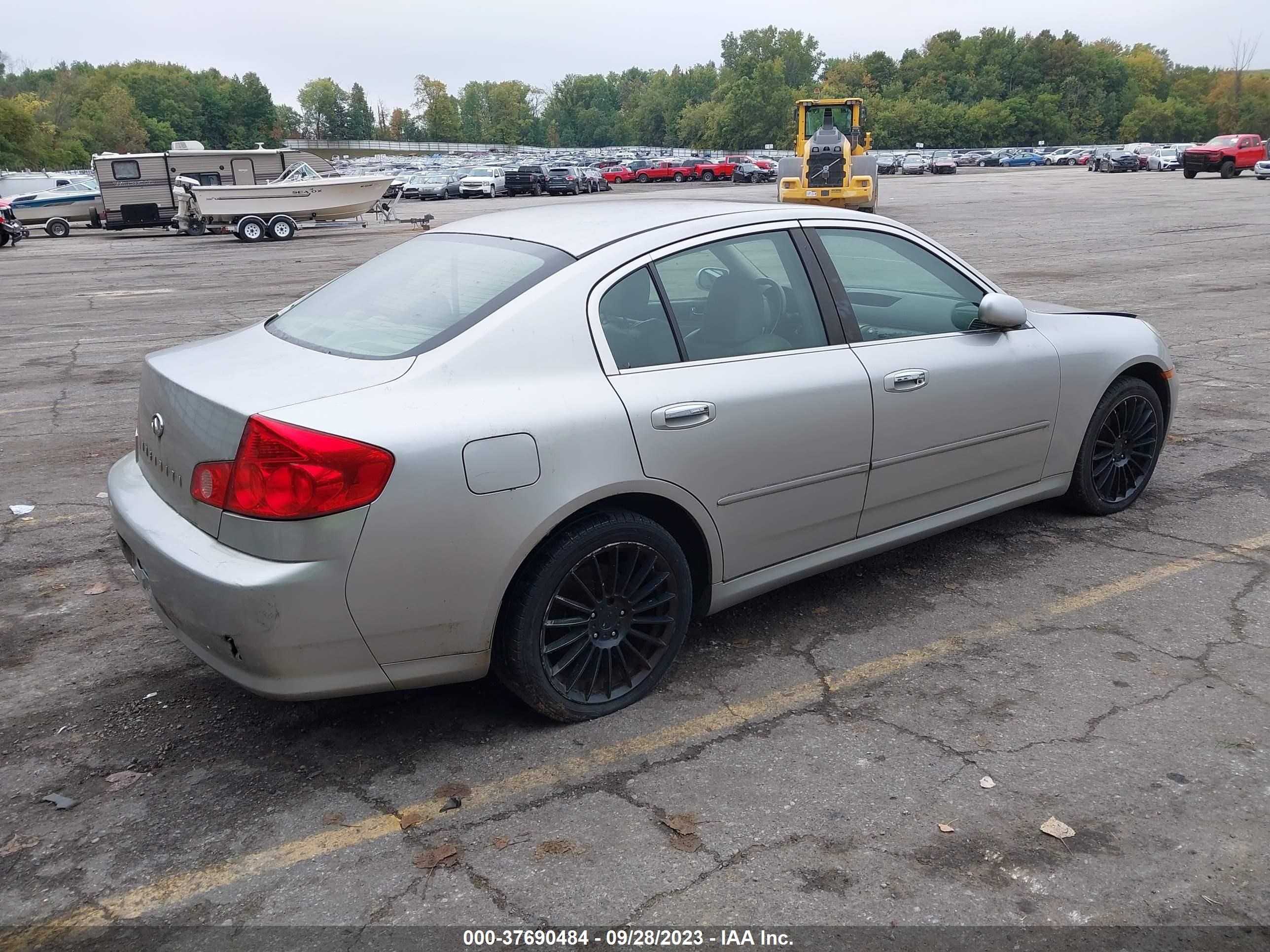 Photo 3 VIN: JNKCV51F35M301956 - INFINITI G 