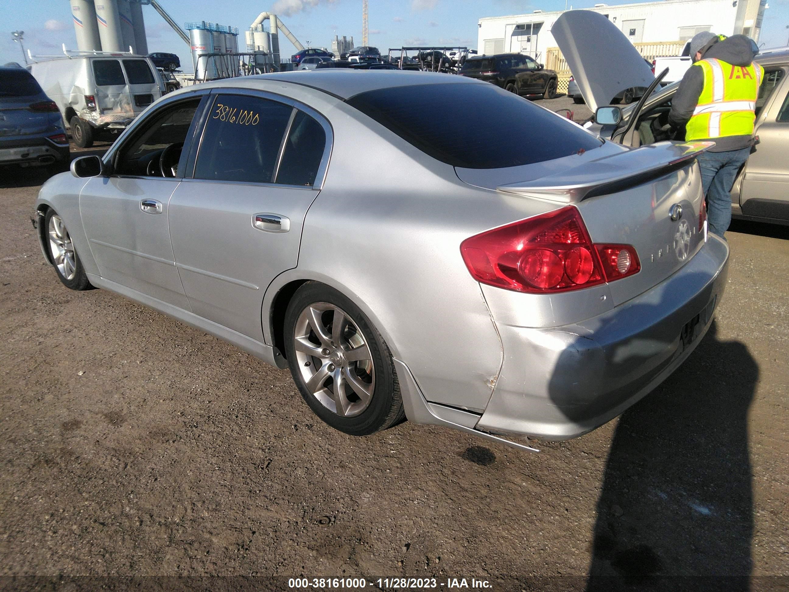 Photo 2 VIN: JNKCV51FX6M601060 - INFINITI G 