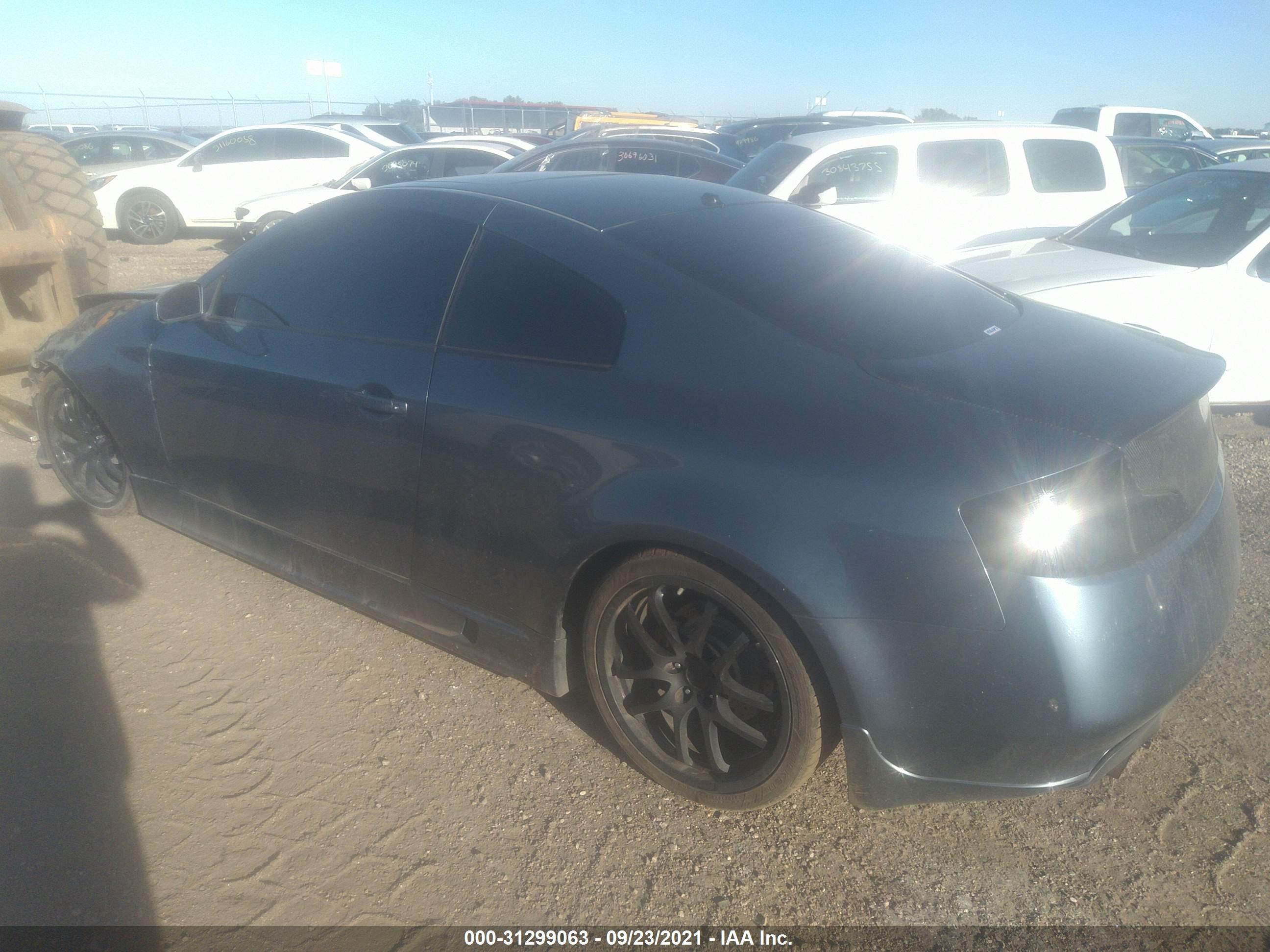 Photo 2 VIN: JNKCV54E05M414332 - INFINITI G 