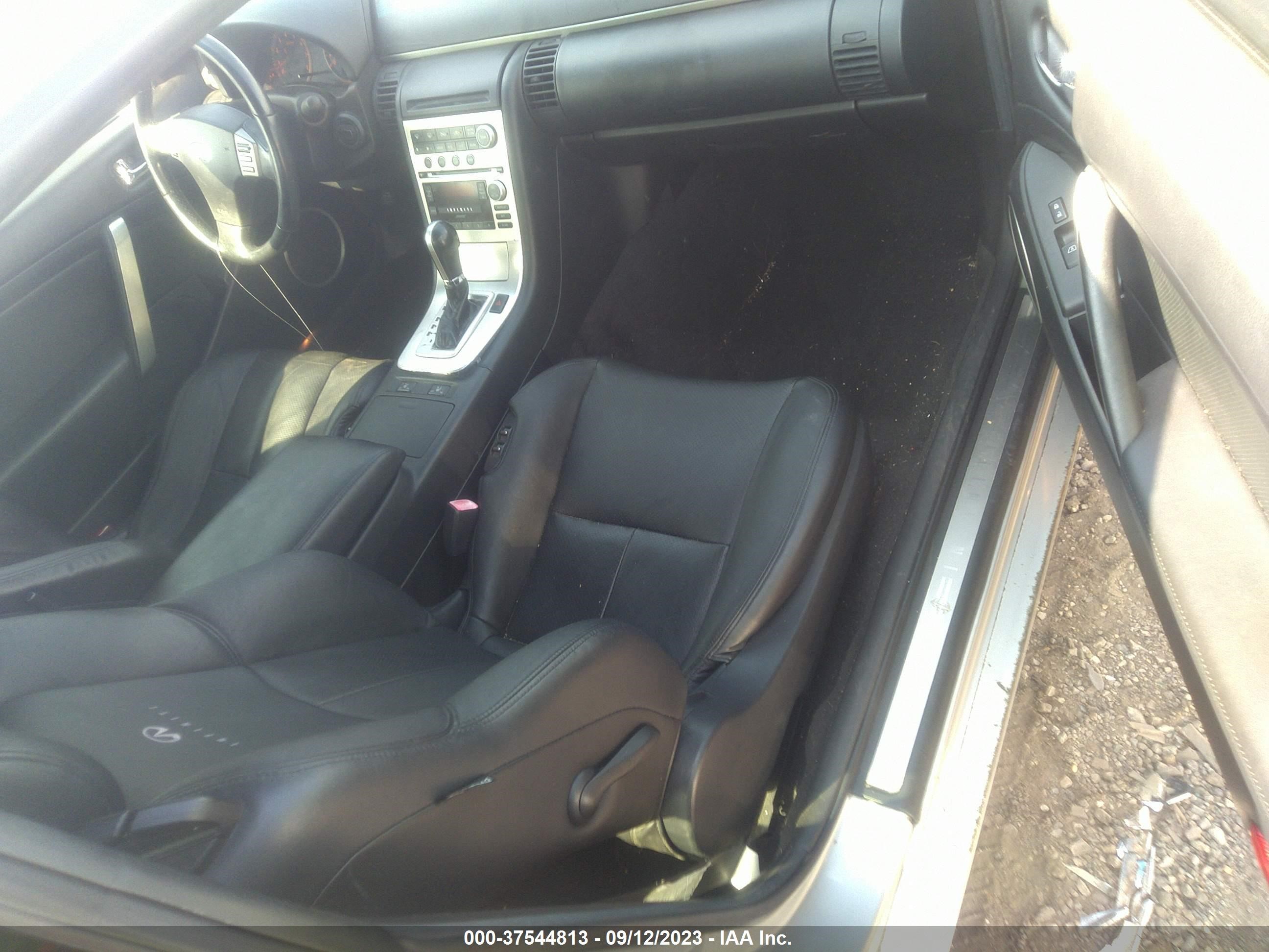 Photo 4 VIN: JNKCV54E07M906782 - INFINITI G 