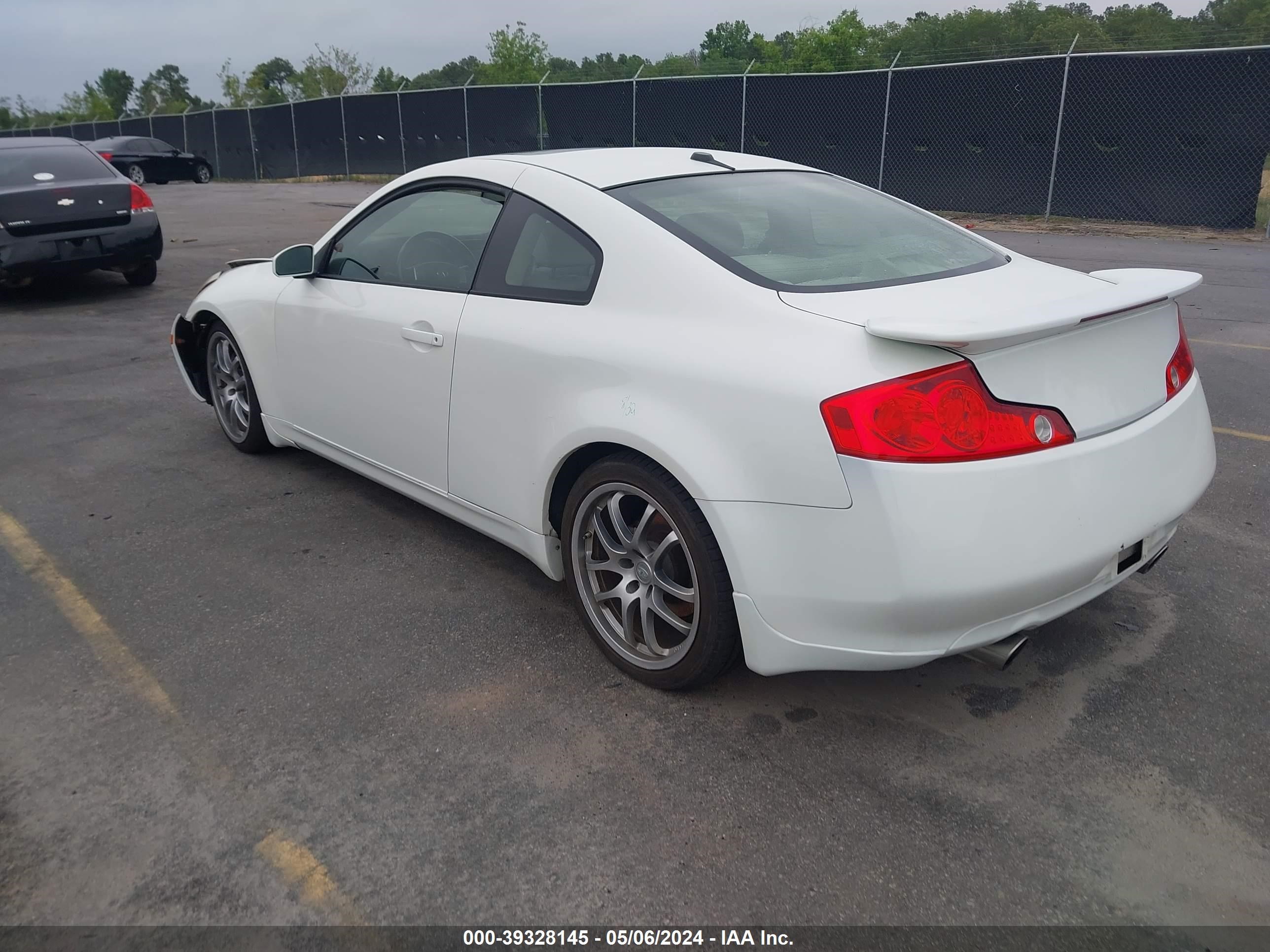 Photo 2 VIN: JNKCV54E15M409463 - INFINITI G 