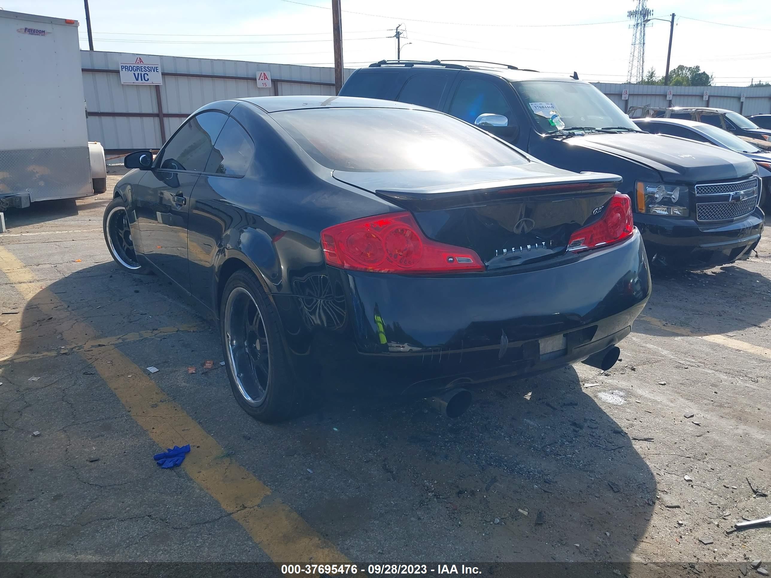 Photo 2 VIN: JNKCV54E16M700871 - INFINITI G 