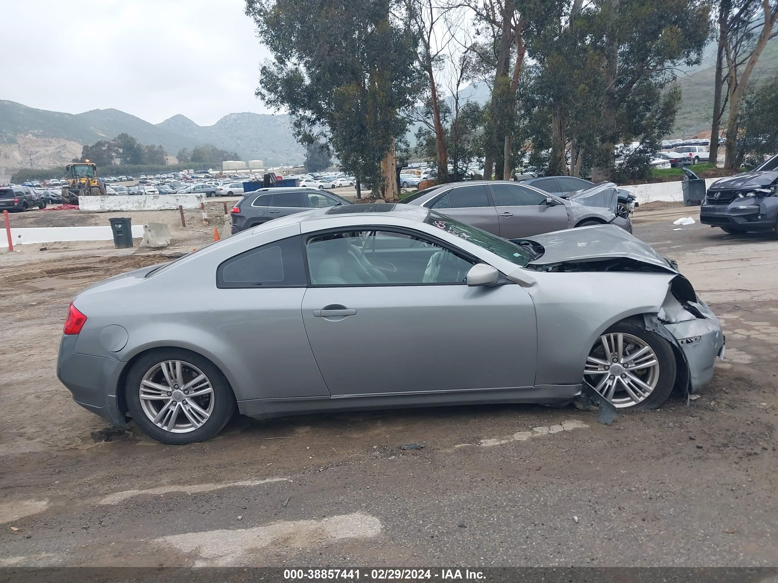 Photo 11 VIN: JNKCV54E25M415062 - INFINITI G 