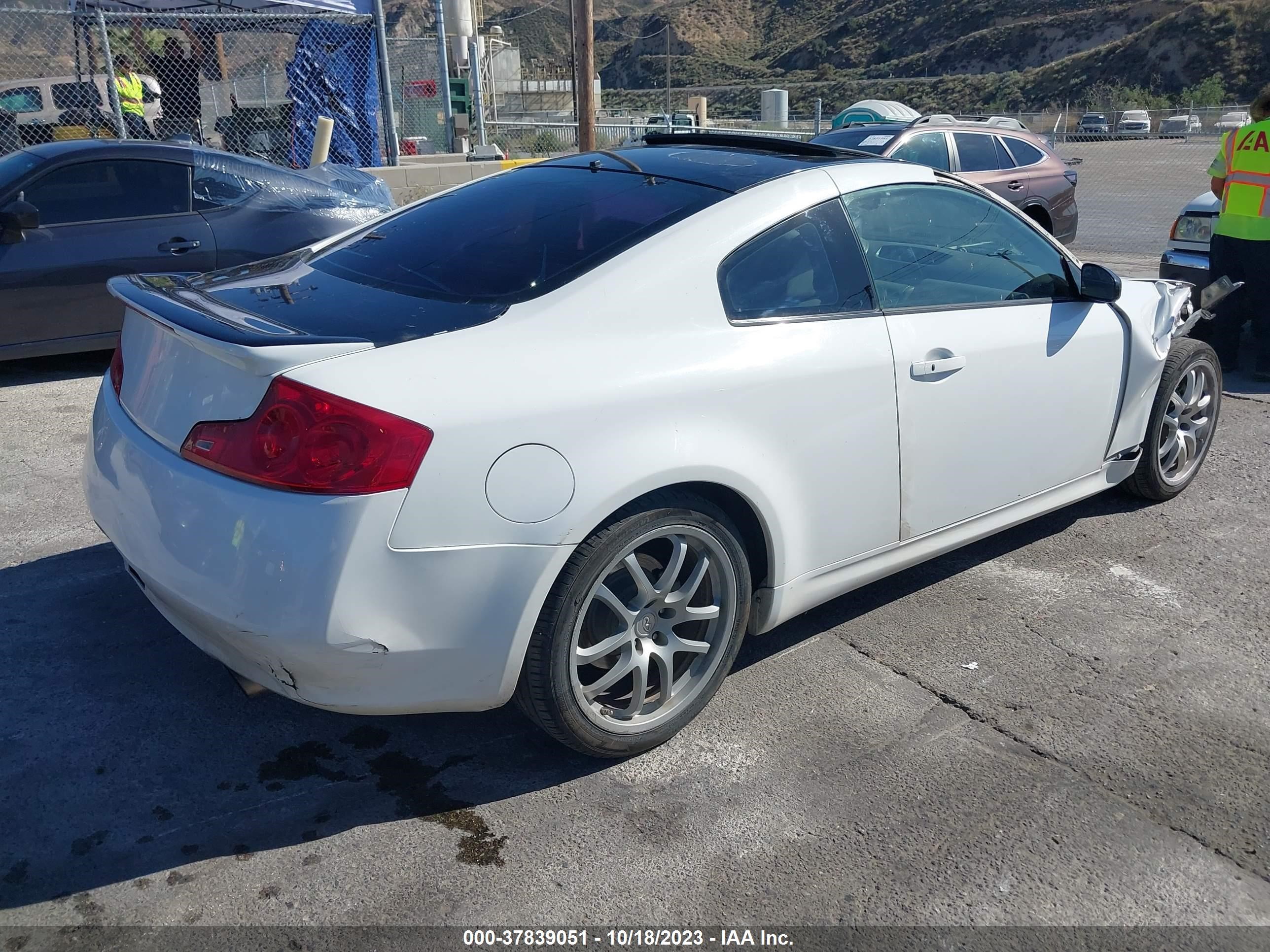 Photo 3 VIN: JNKCV54E26M709448 - INFINITI G 