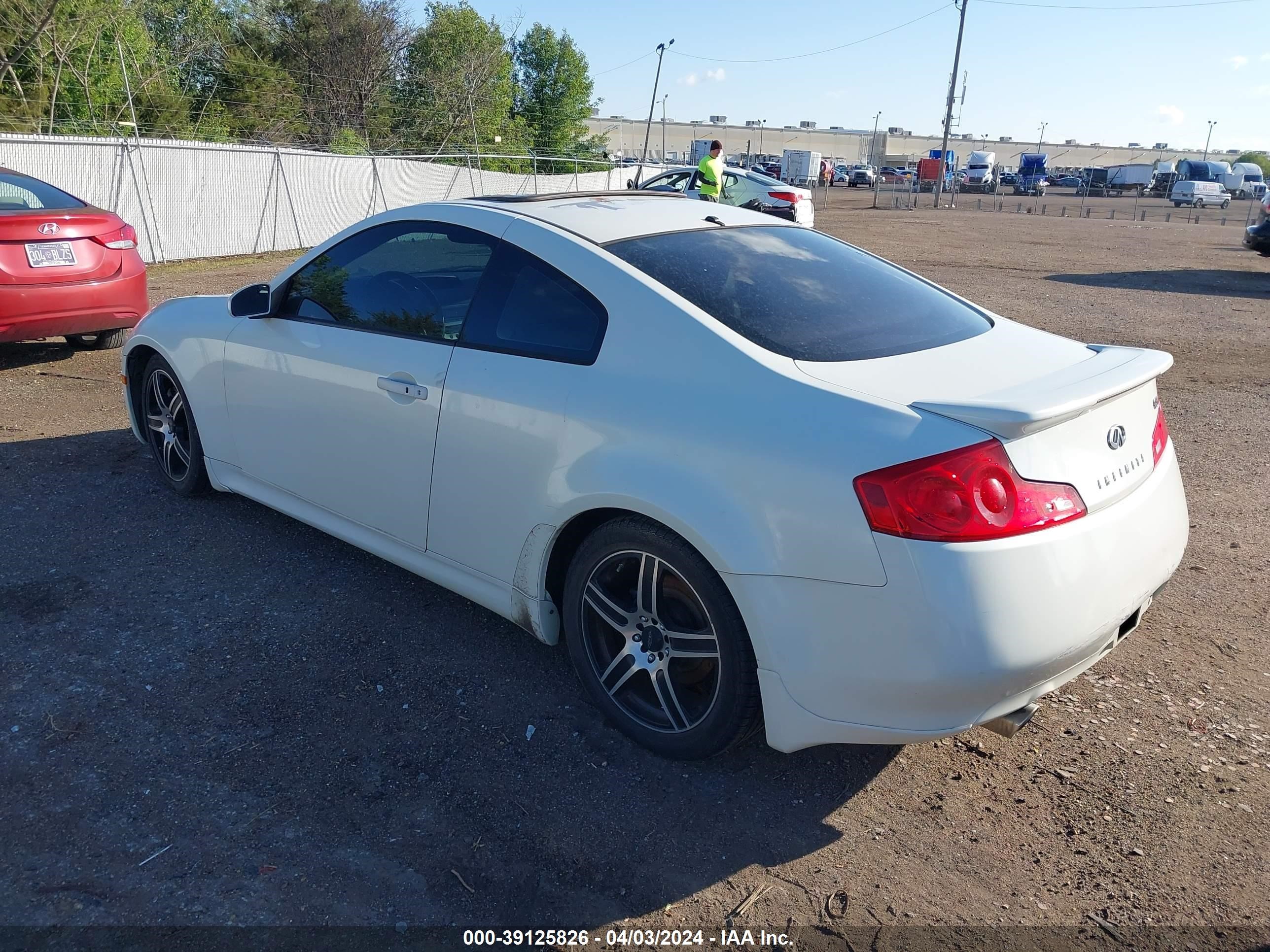 Photo 2 VIN: JNKCV54E46M718801 - INFINITI G 