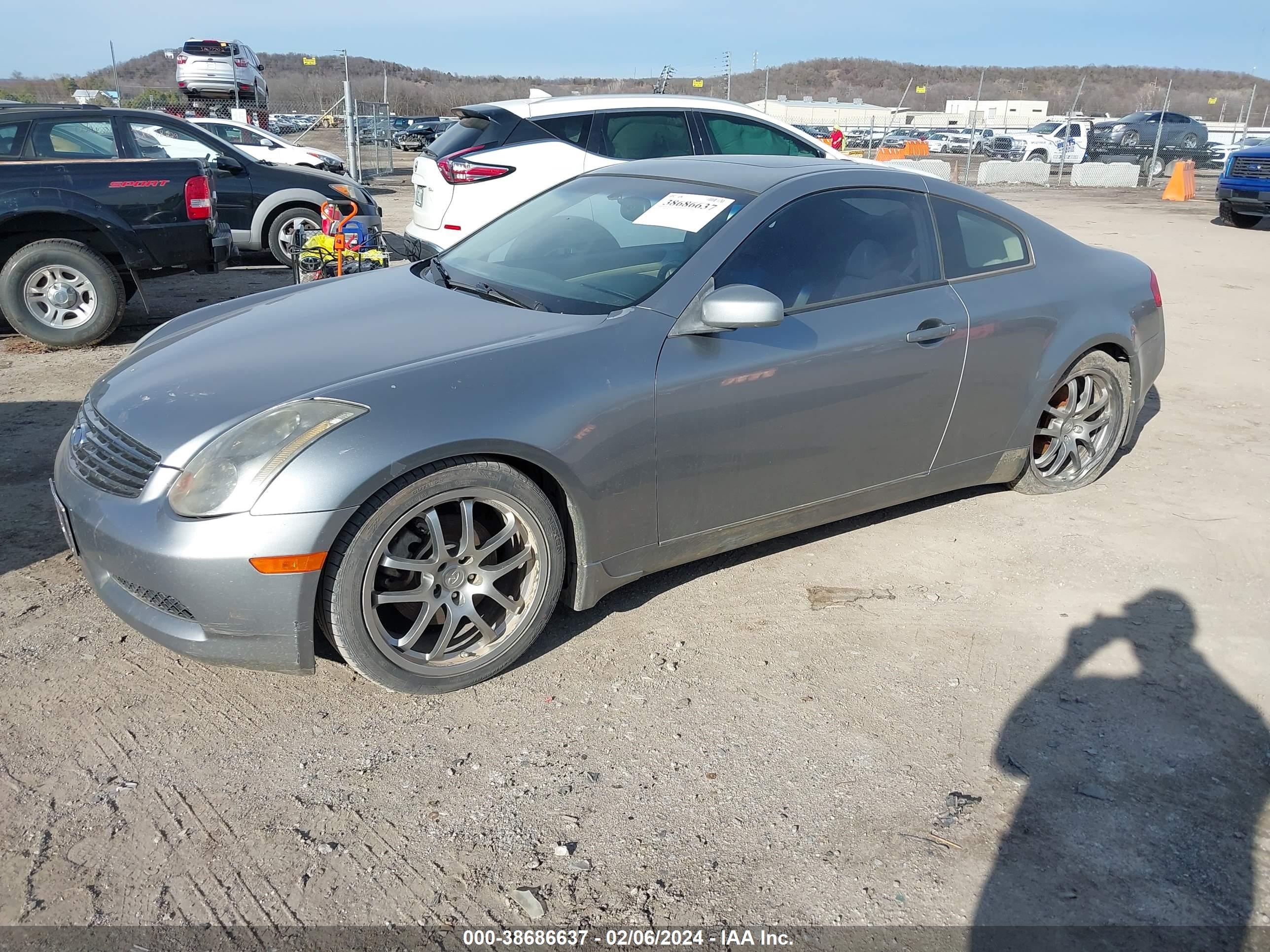 Photo 1 VIN: JNKCV54E65M400175 - INFINITI G 