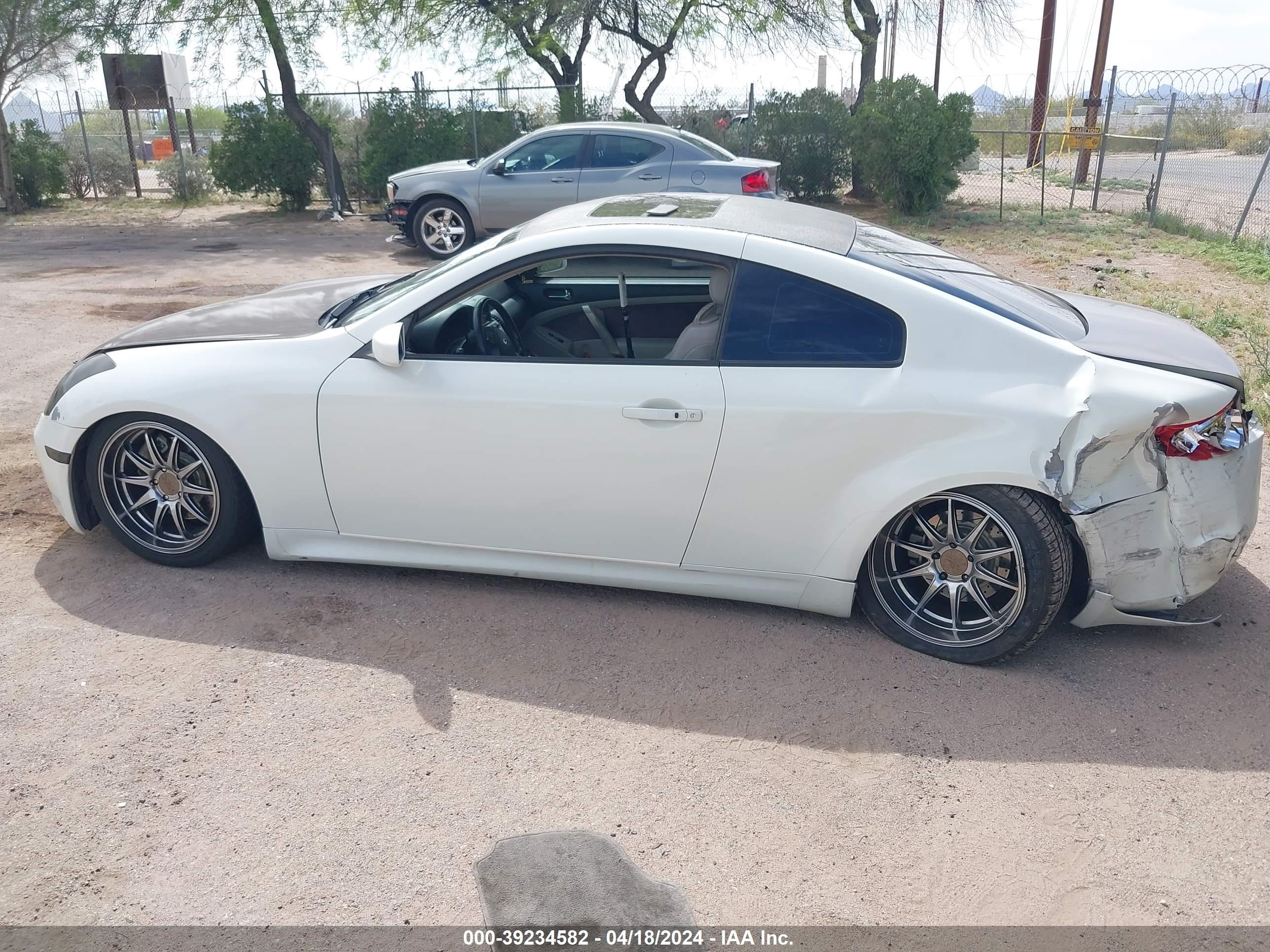 Photo 13 VIN: JNKCV54E66M721067 - INFINITI G 