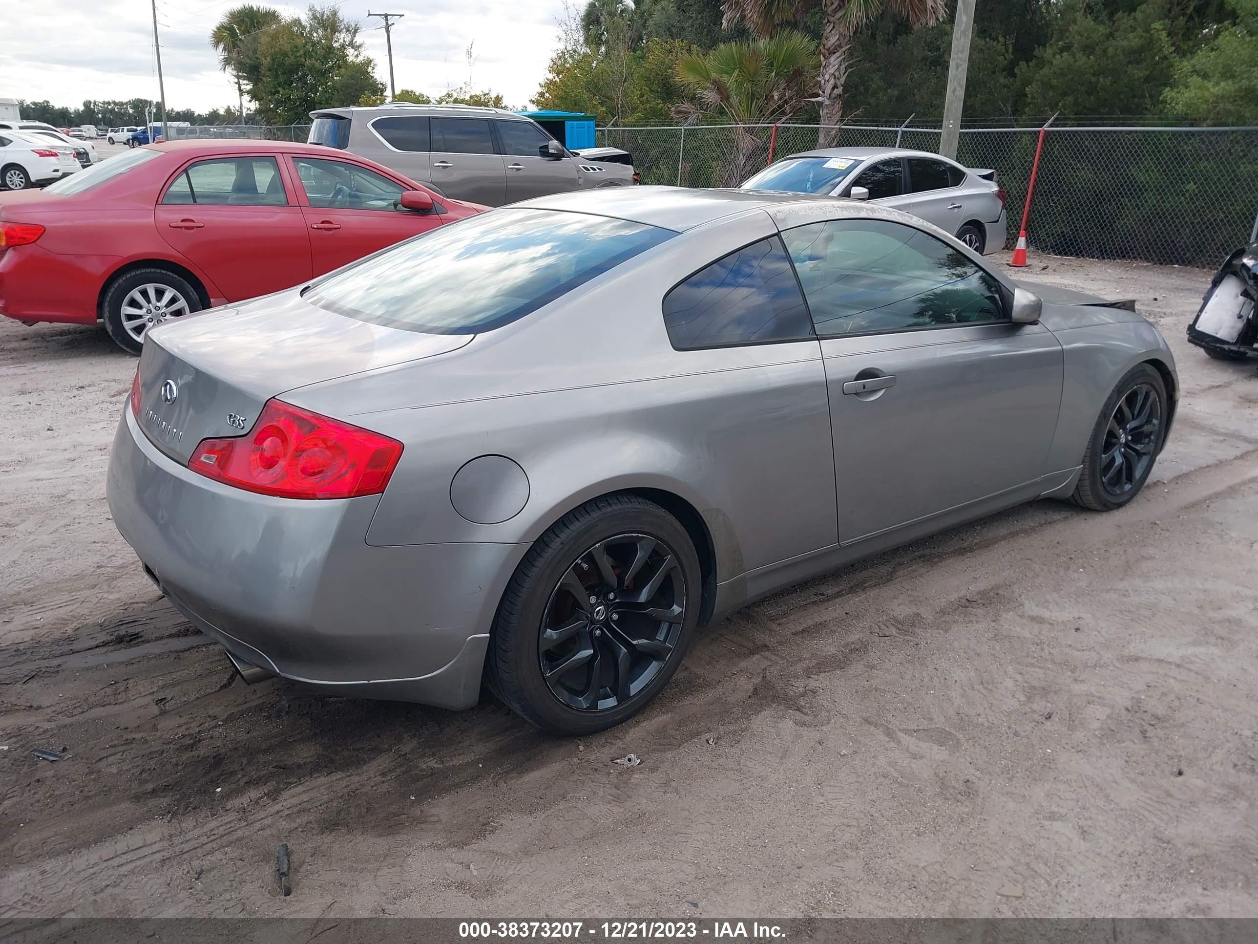 Photo 3 VIN: JNKCV54E67M902512 - INFINITI G 